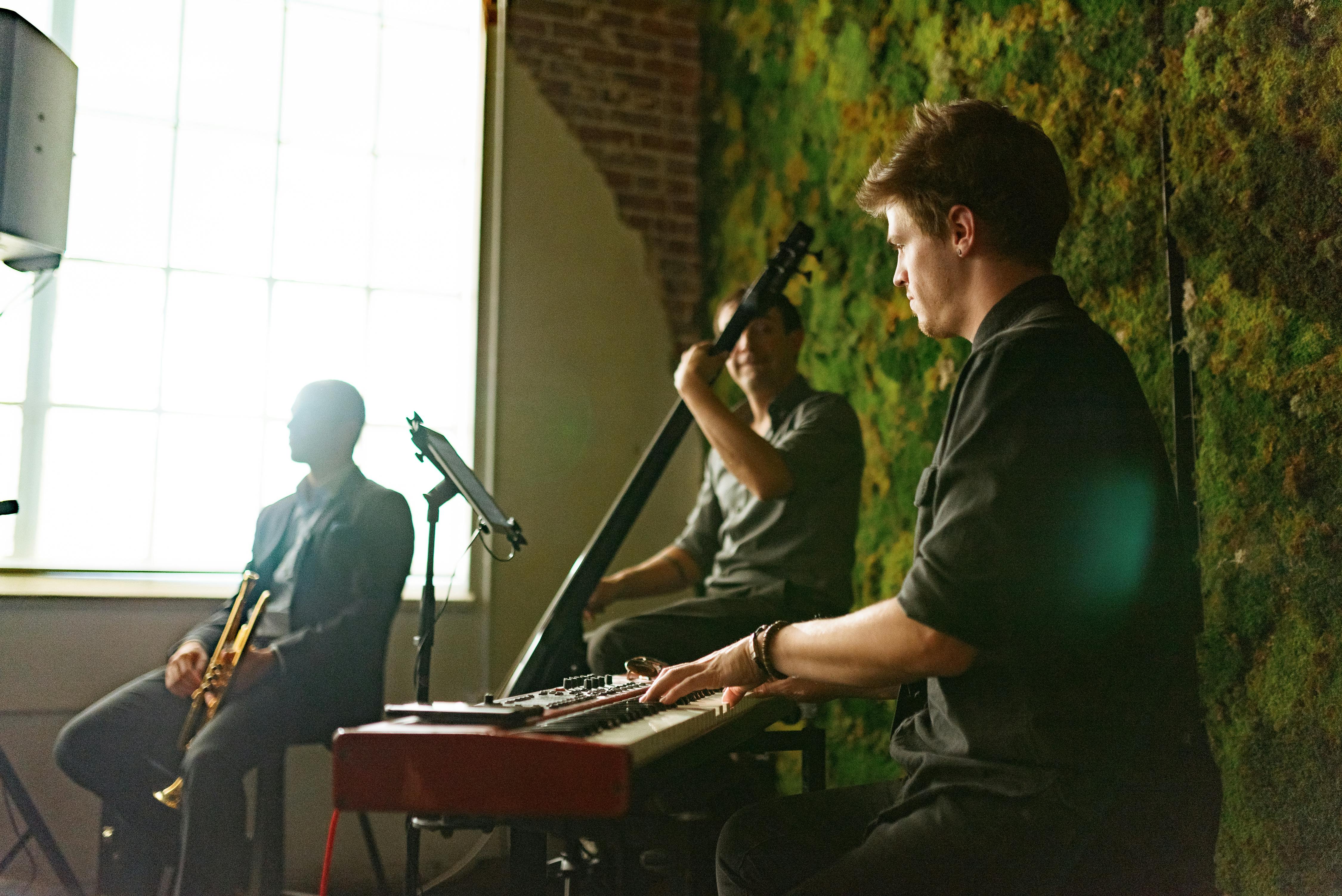 Featured photo from Foster's Clambakes & Catering