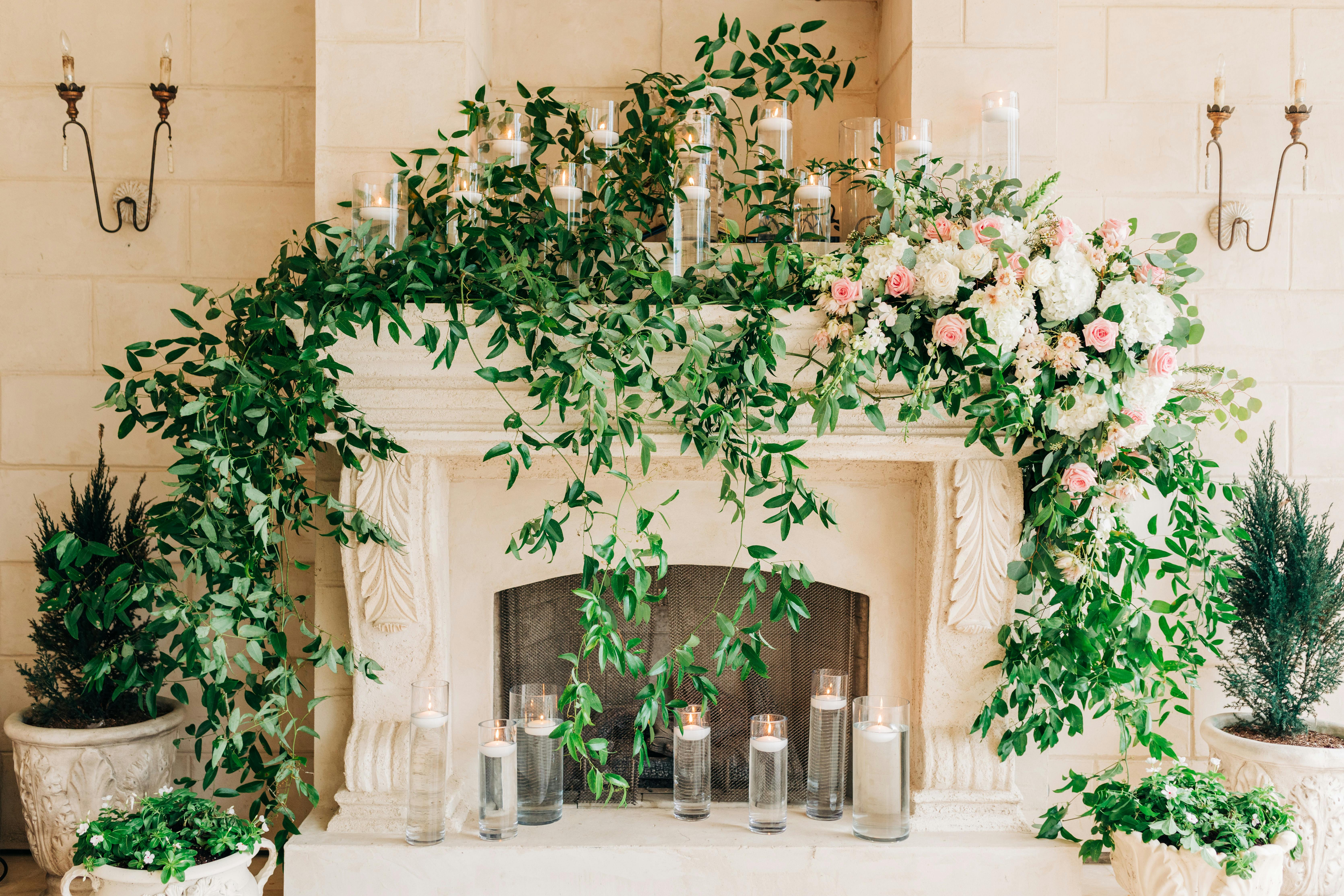 Featured photo from Ashleigh Elizabeth Weddings