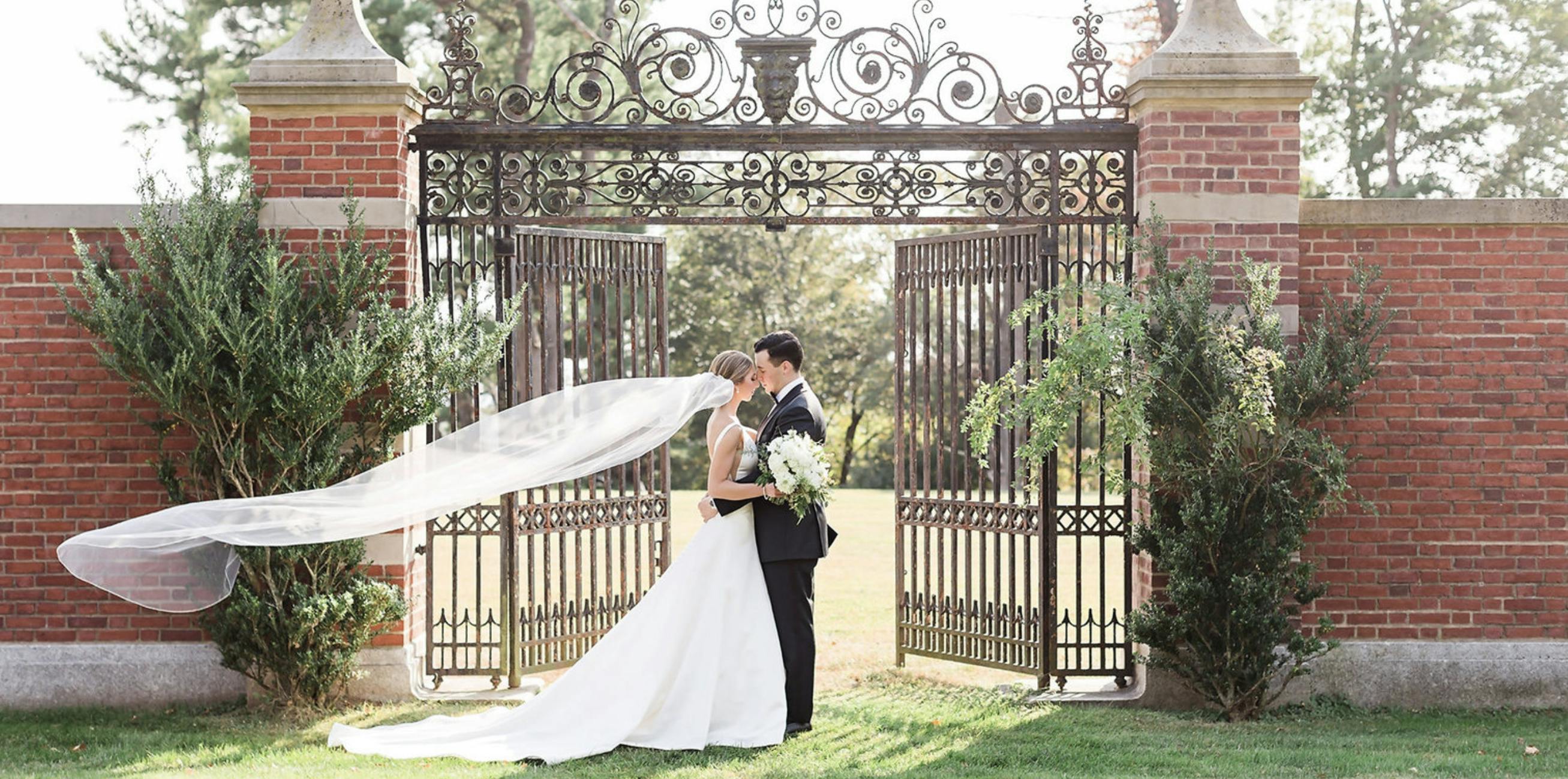 Featured photo from Lauren Kearns Photography