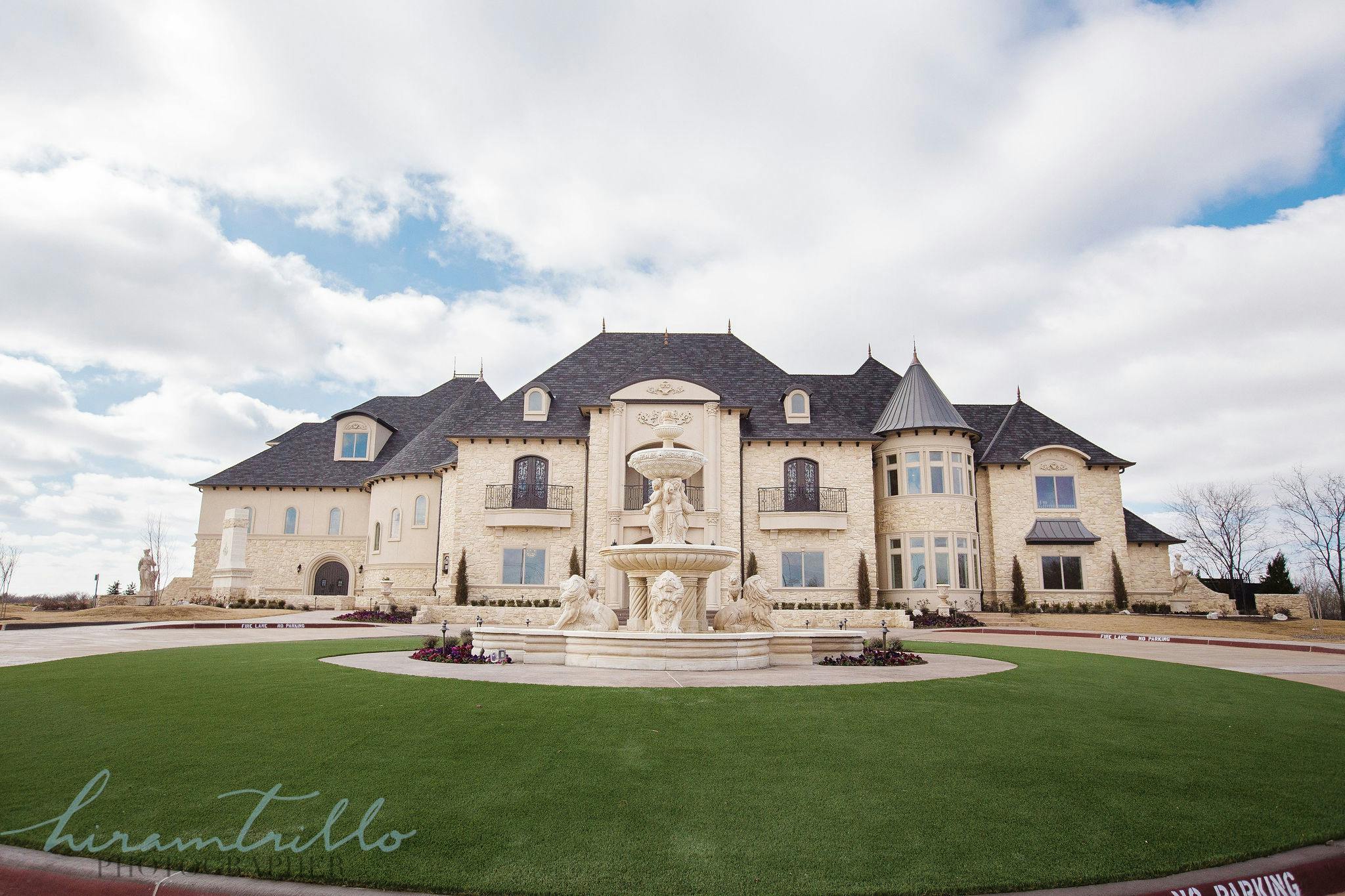 Featured photo from Knotting Hill Place