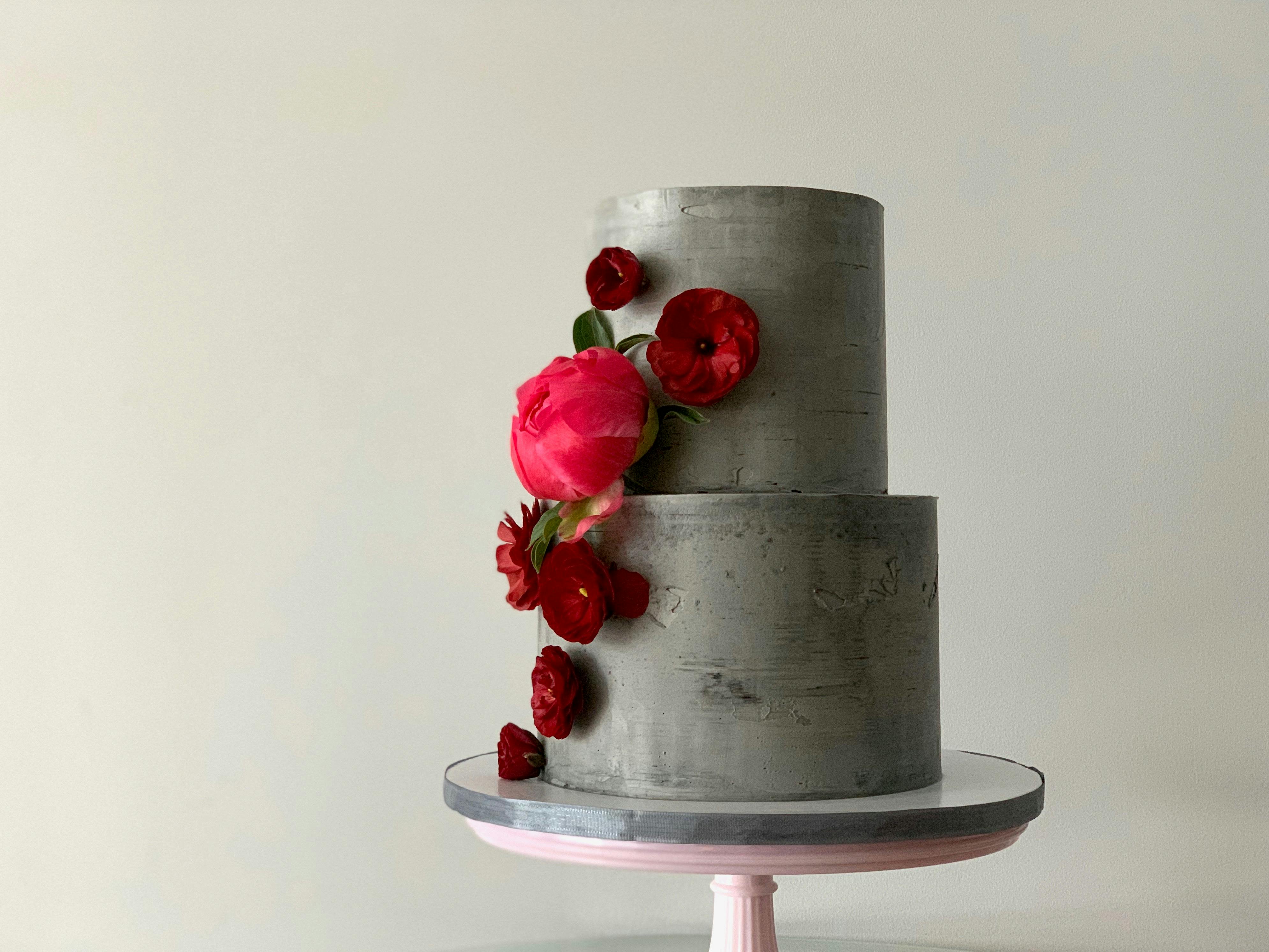 Featured photo from Daniel Saravia Cakes