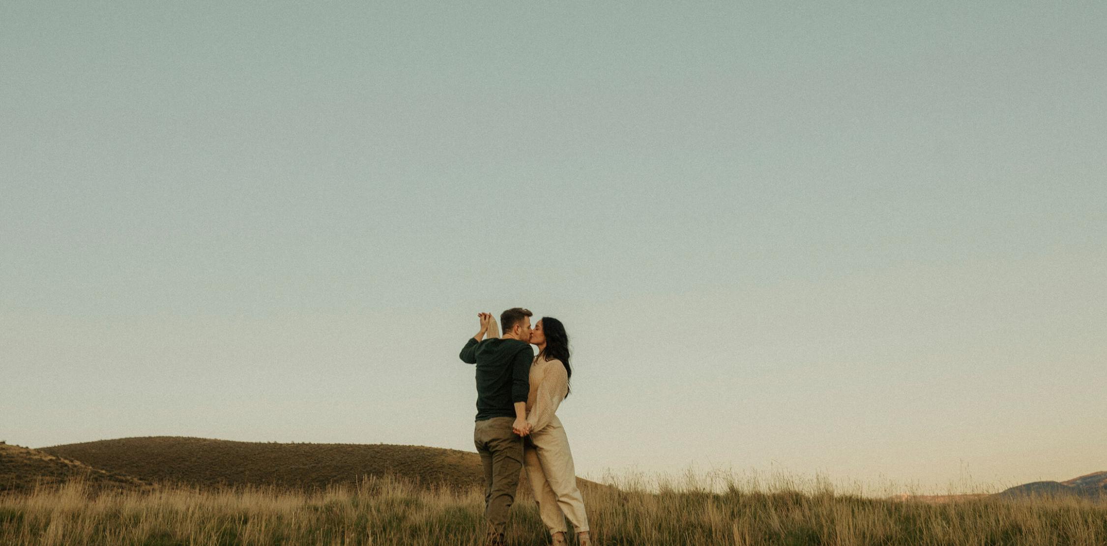 Featured photo from Alixann Loosle Photography