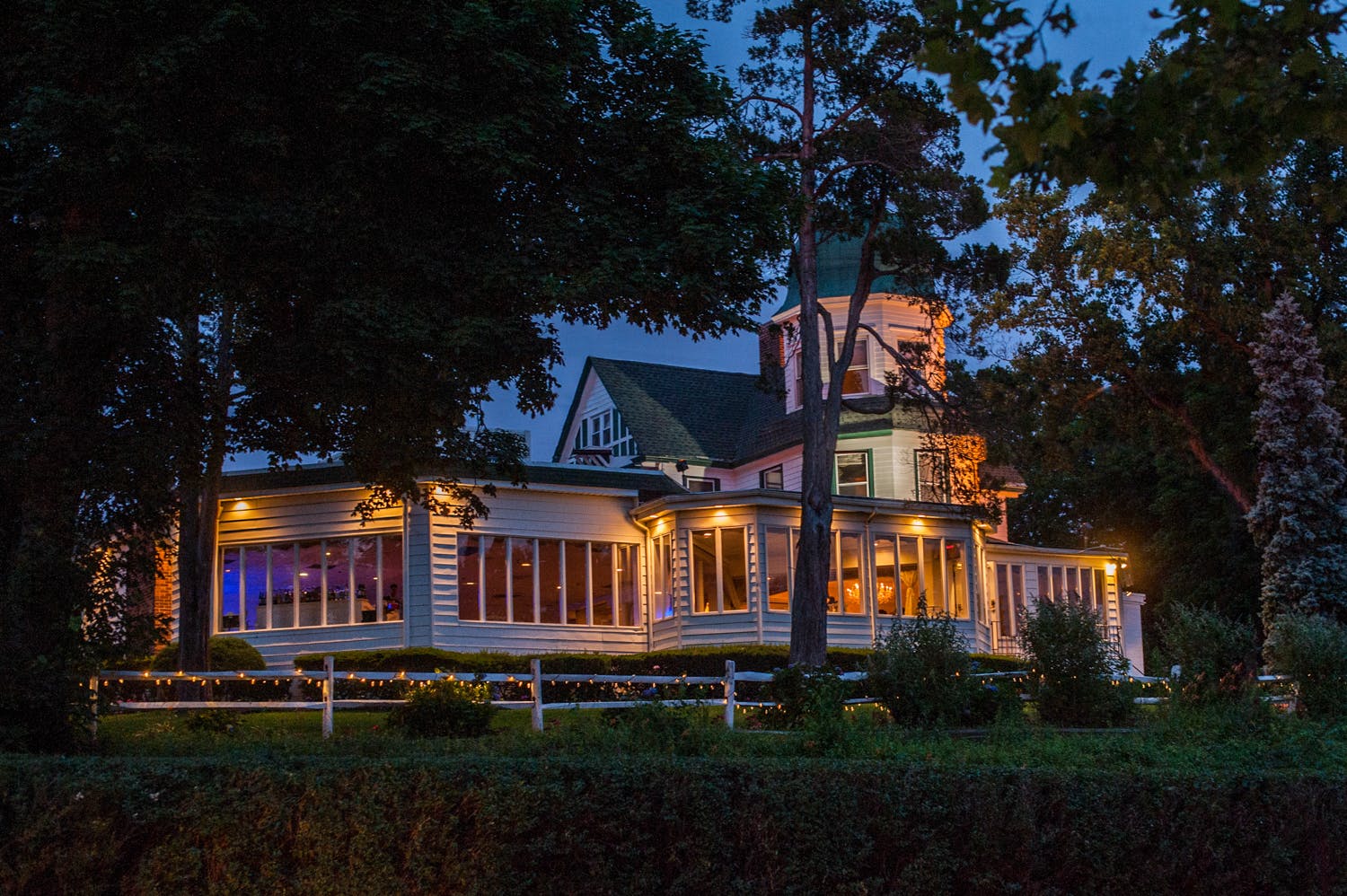 Featured photo from Sea Cliff Manor