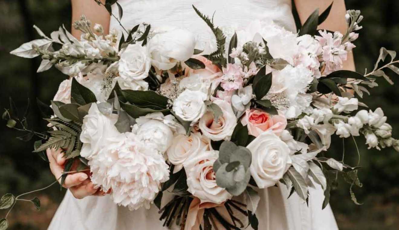 Featured photo from Amy Lauren Floral Design