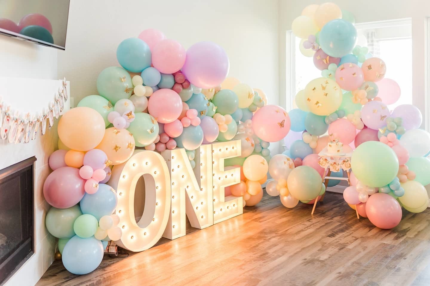 Featured photo from Big Ass Balloons