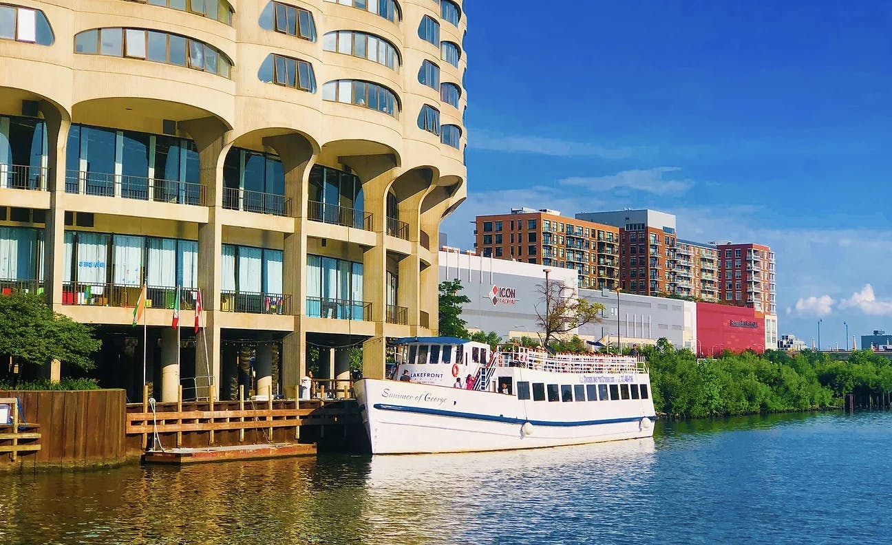 Featured photo from Chicago Lakefront Cruises