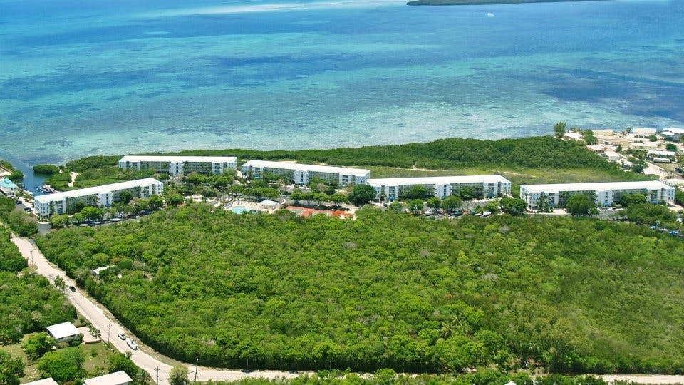 Featured photo from Ocean Pointe Suites