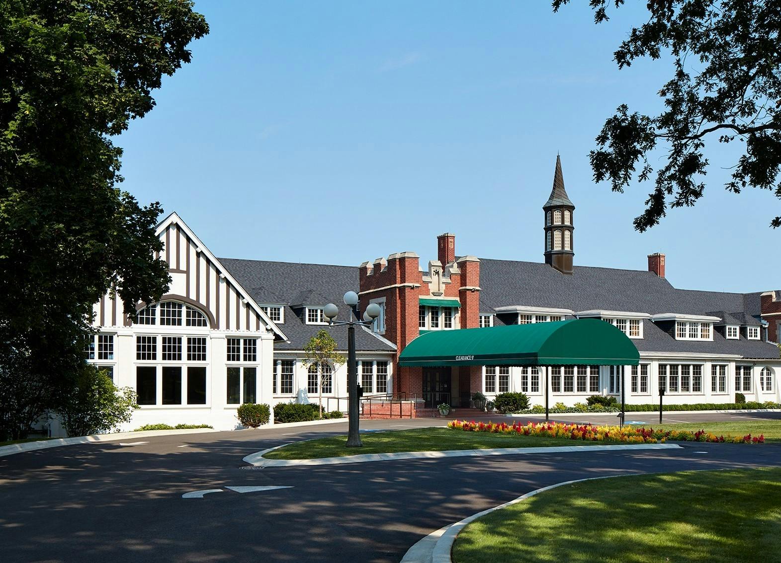 Featured photo from Lake Shore Country Club
