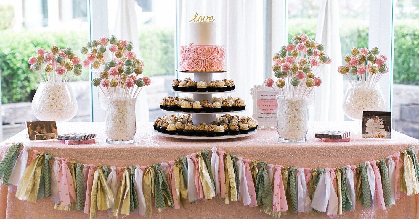 Featured photo from Laurie Clarke Cakes