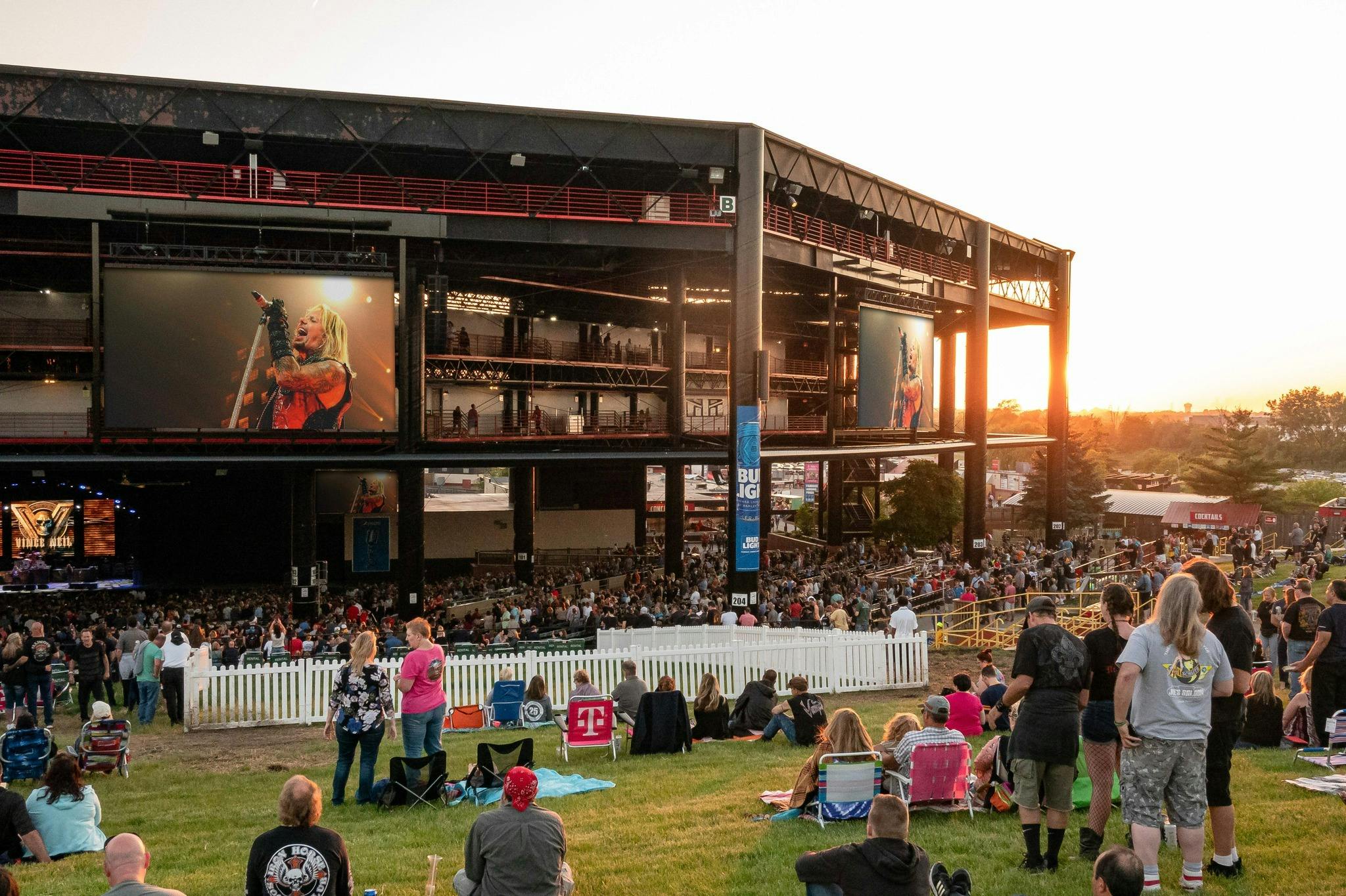 Credit Union 1 Amphitheatre Tinley Park Venue PartySlate