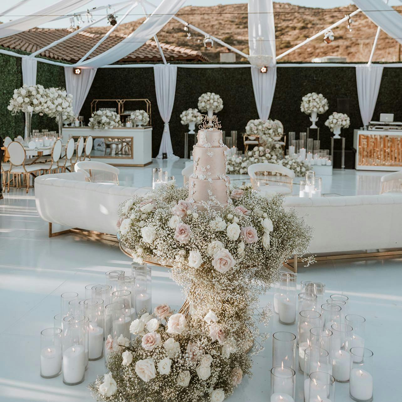 Featured photo from Trendee Flowers