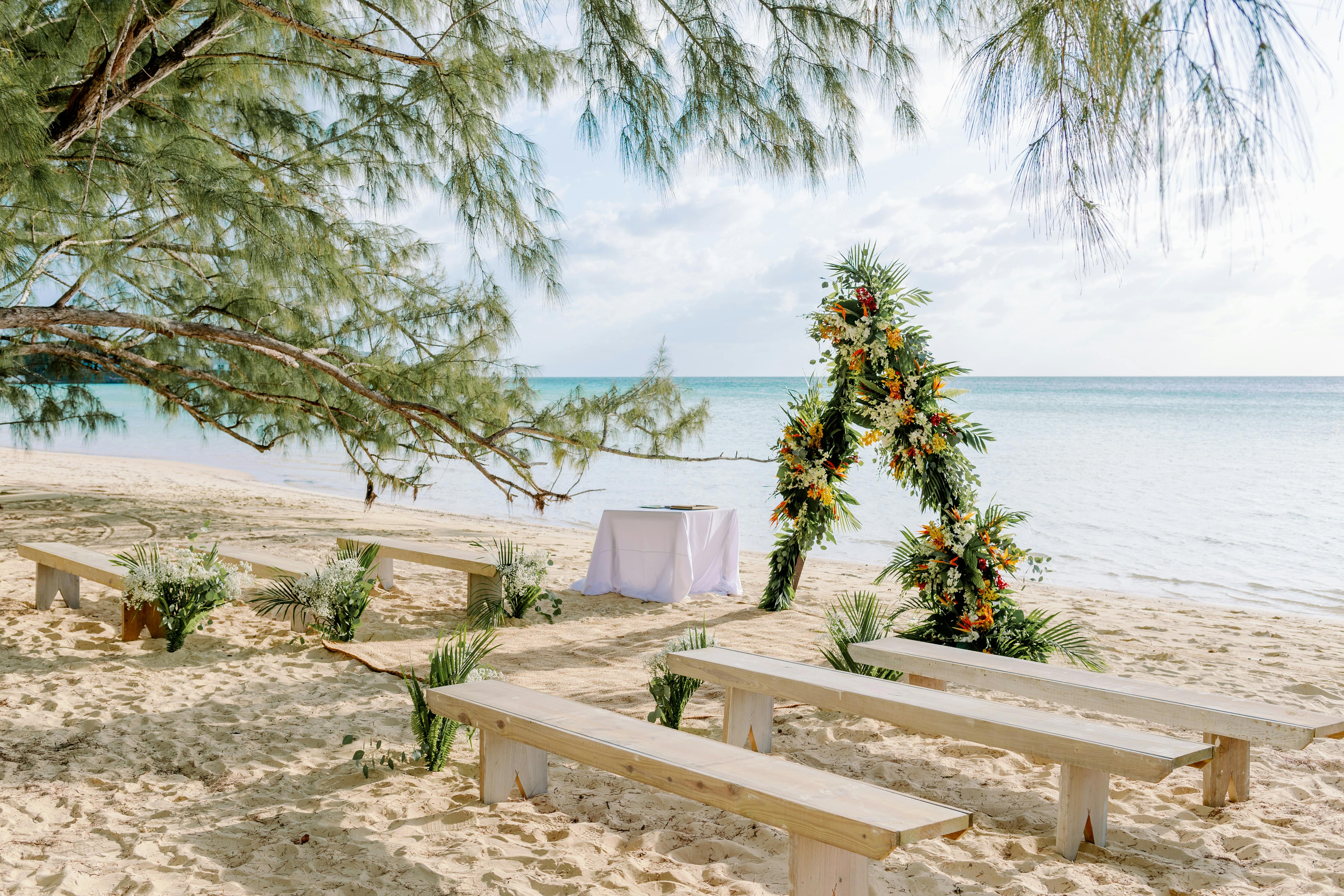 Featured photo from Chic Bahamas Weddings and Events
