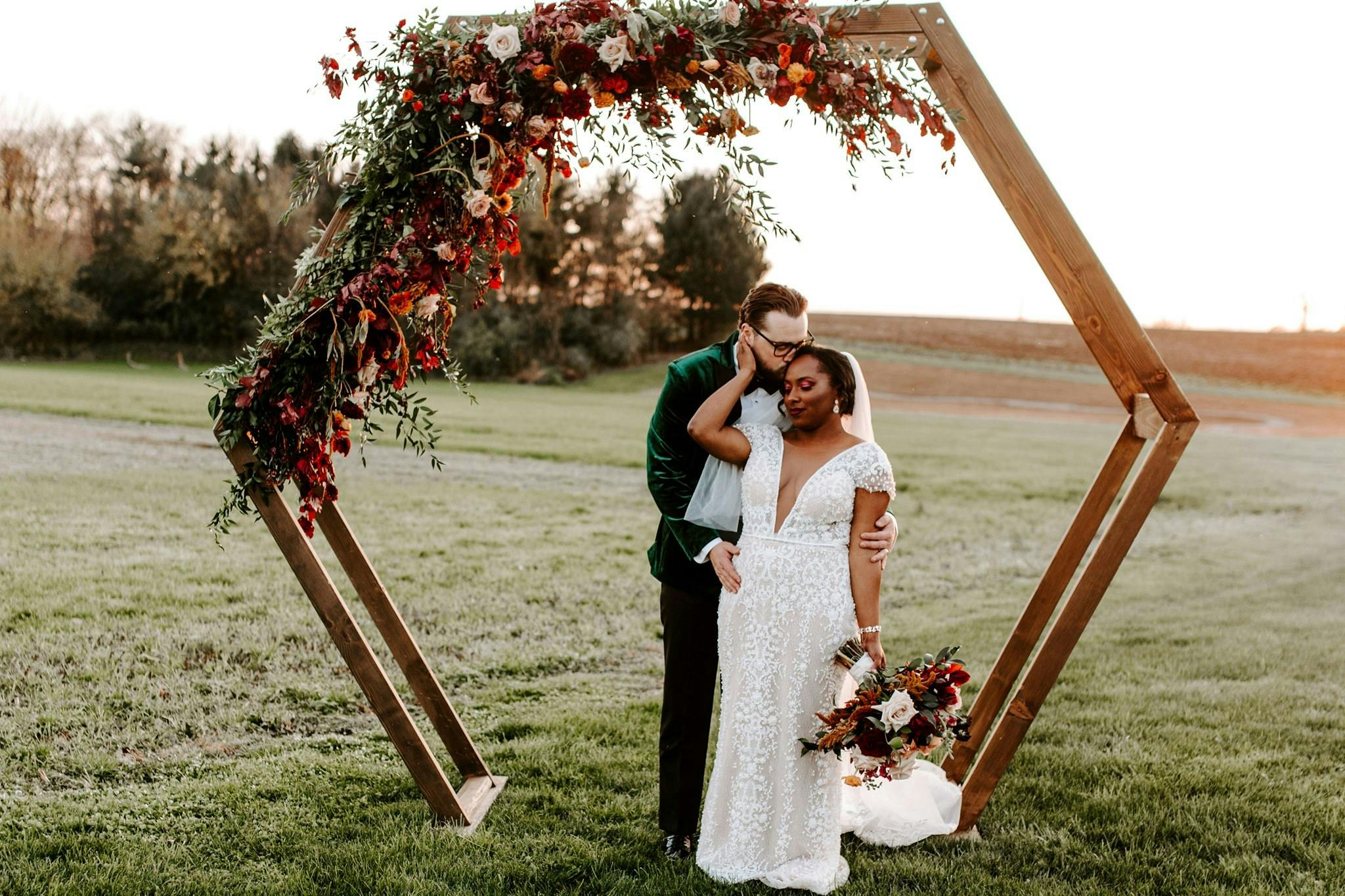 Featured photo from Laurel Wedding Co. LLC