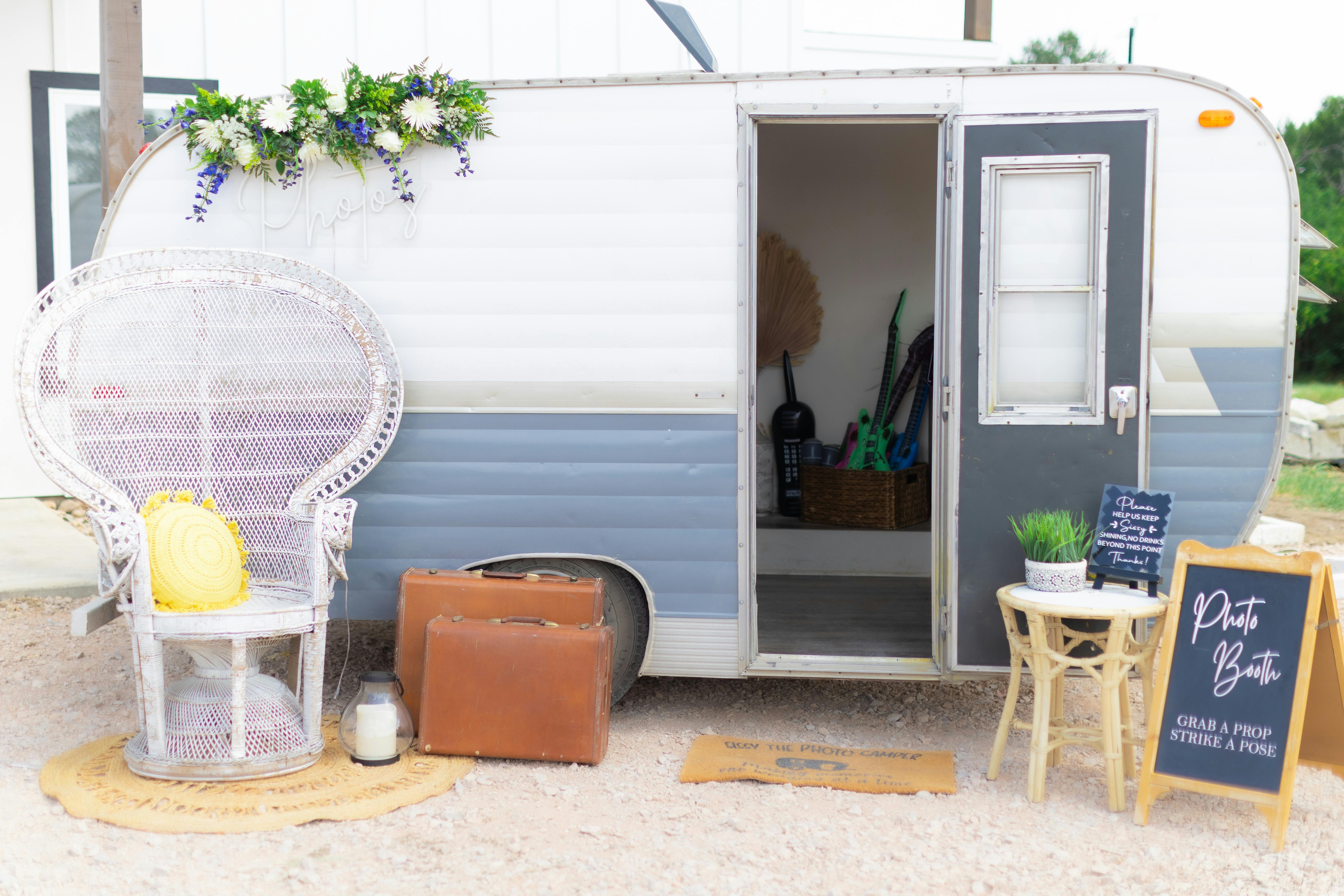 Featured photo from Sissy the Photo Camper