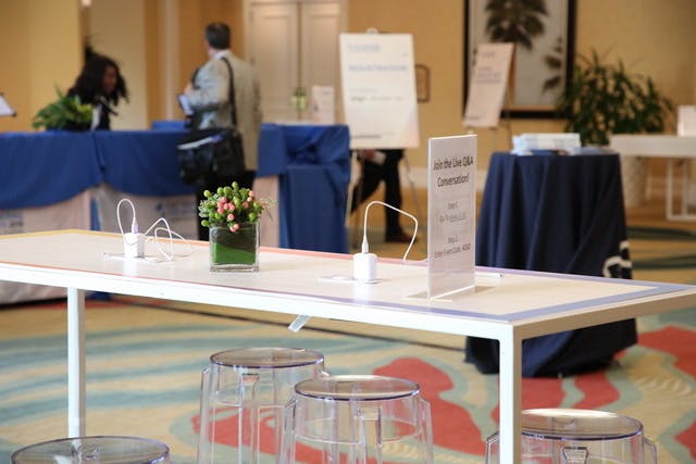 Featured photo from moderneventrental