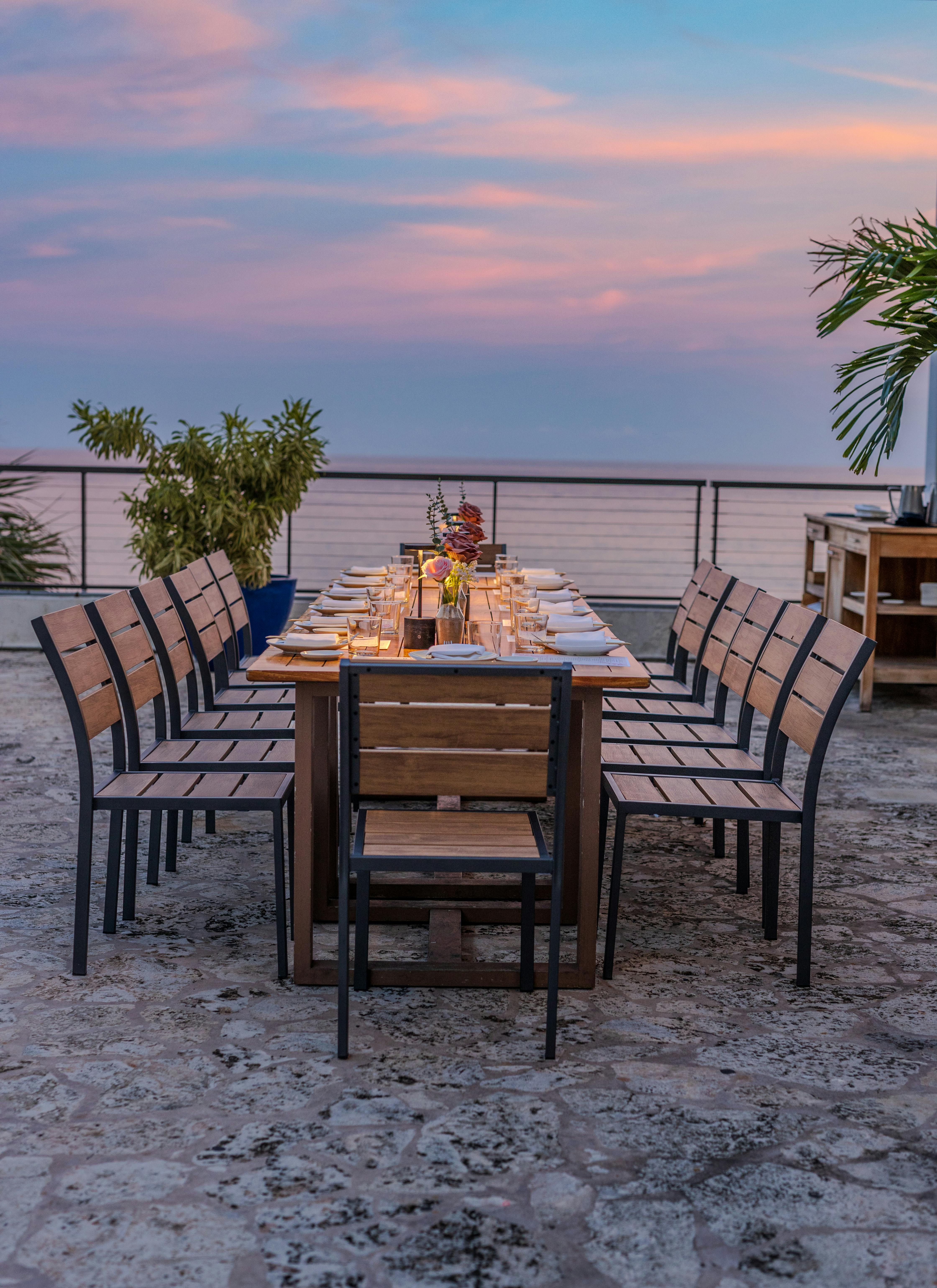 Featured photo from ETARU Hallandale