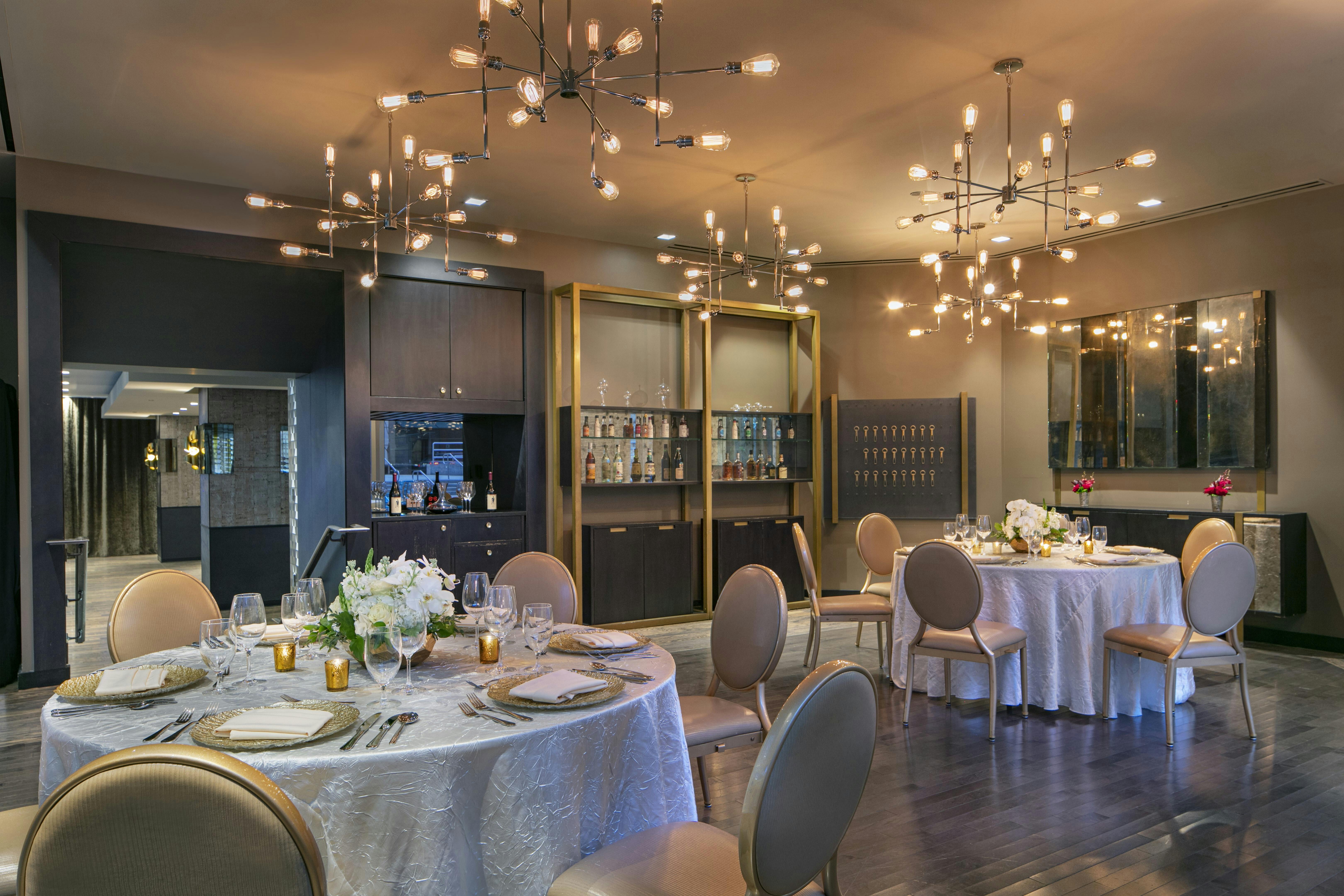 Featured photo from The Royal Sonesta Chicago River North