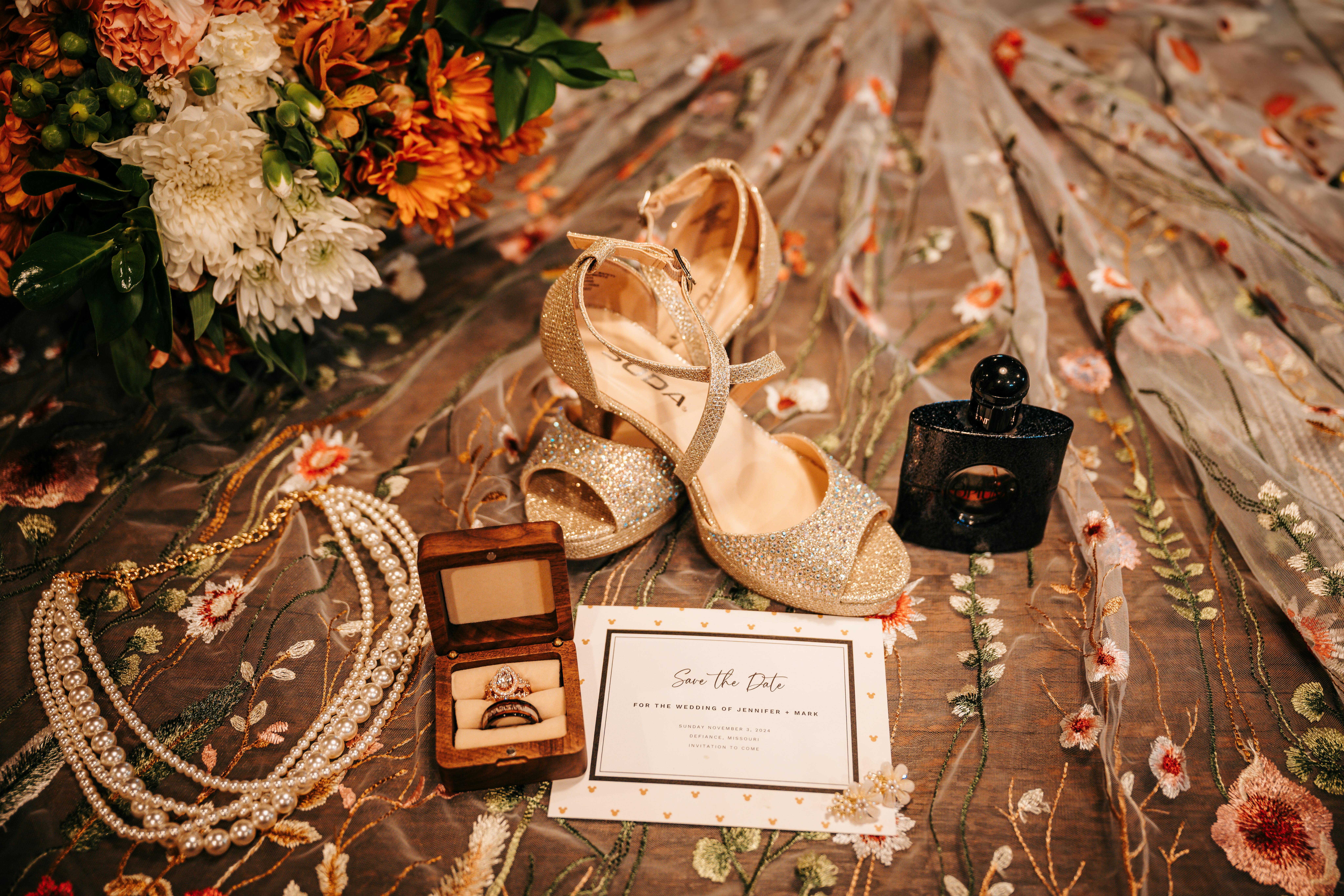 Featured photo from Debra Aslanidis Photography