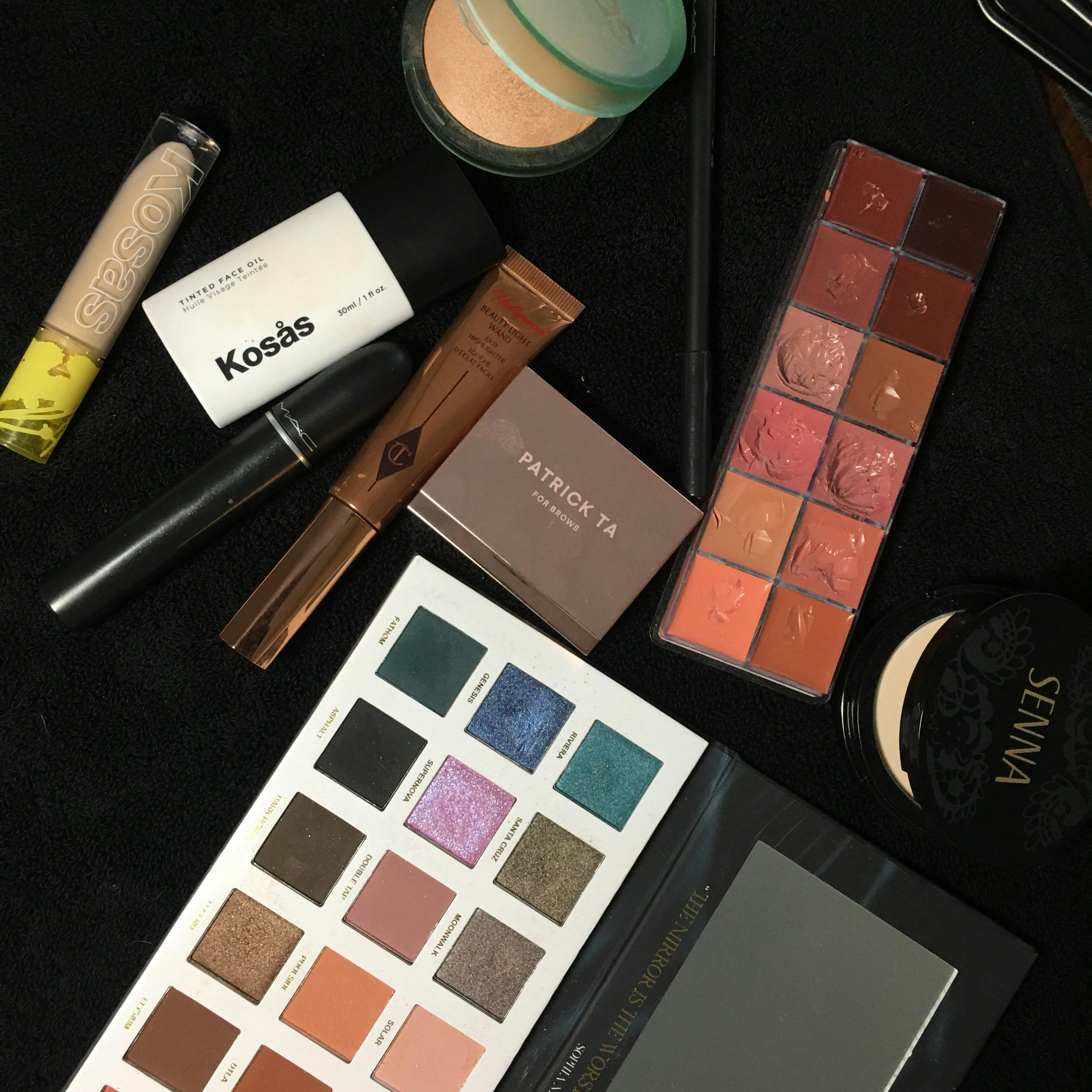 Featured photo from Lori Pinsky Makeup Artist