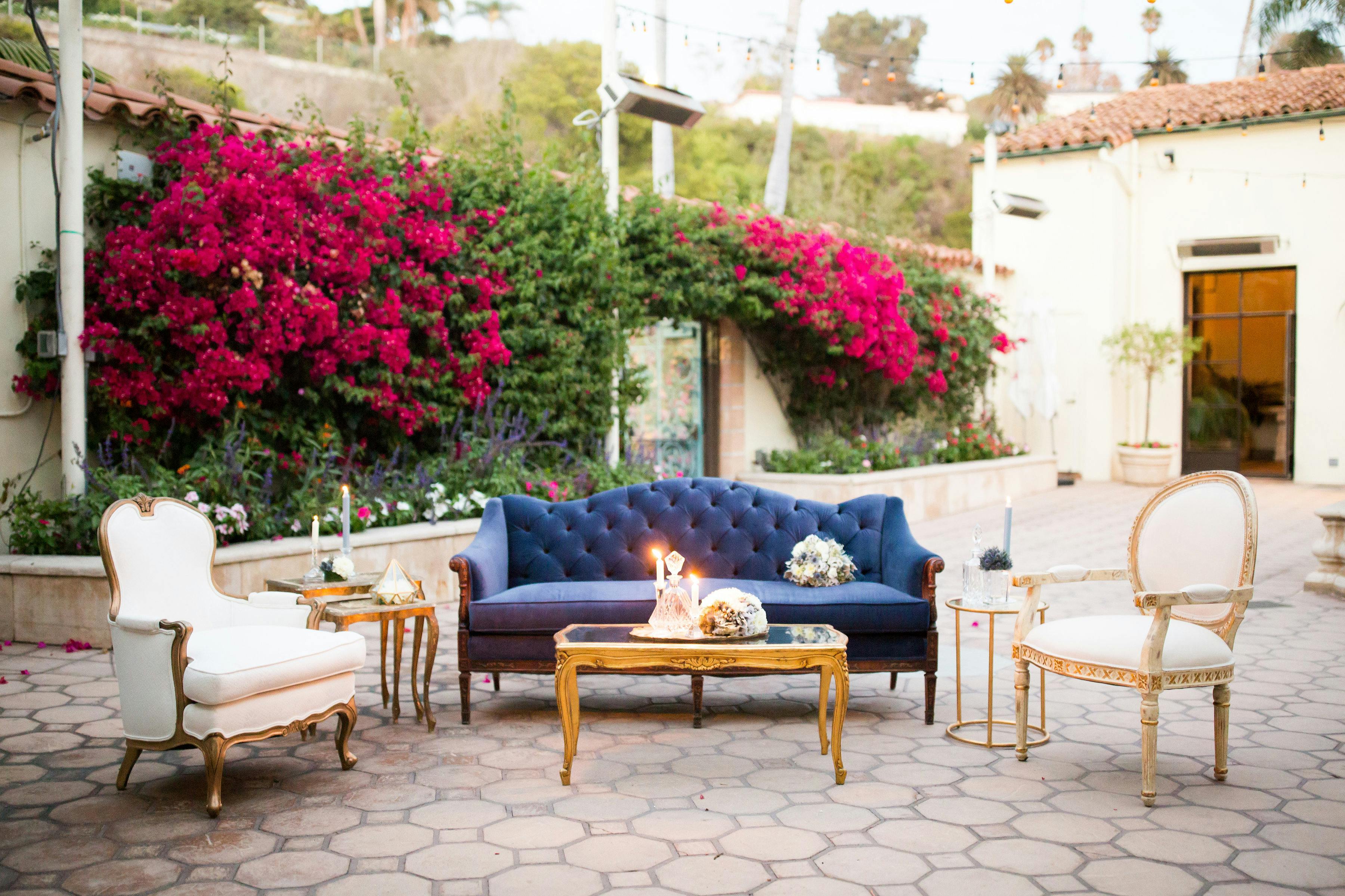 Featured photo from Pretty Vintage Rentals