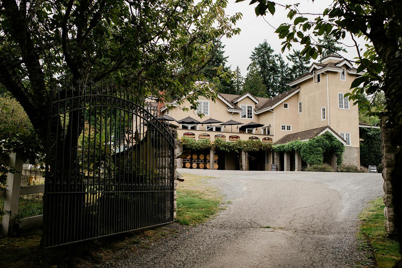 Featured photo from Chateau Lill