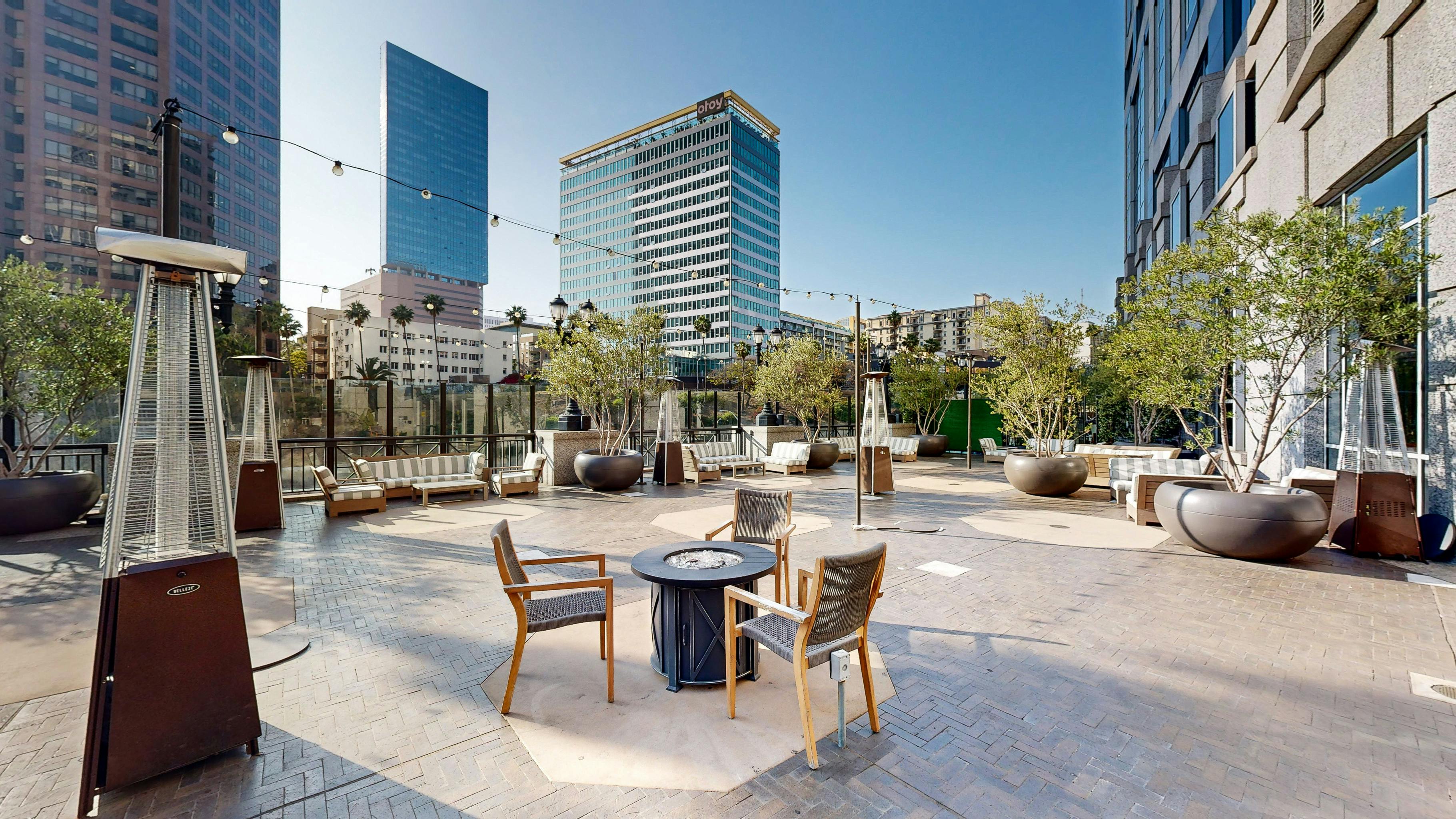 Featured photo from Harbor House LA