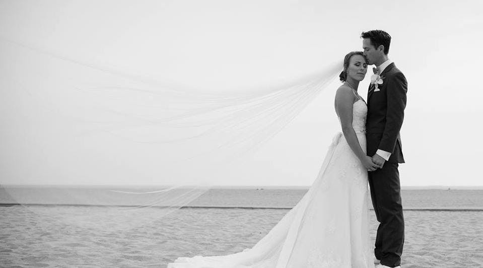 Featured photo from Frankly Weddings