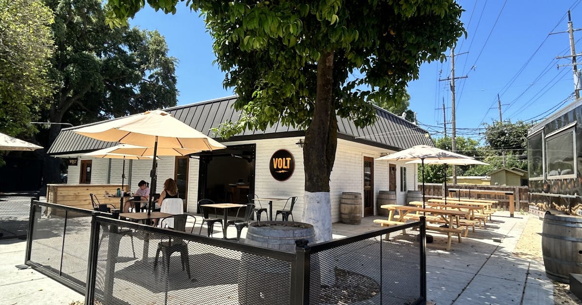 Volt Coffee Tea & Taps | Davis Venue | PartySlate