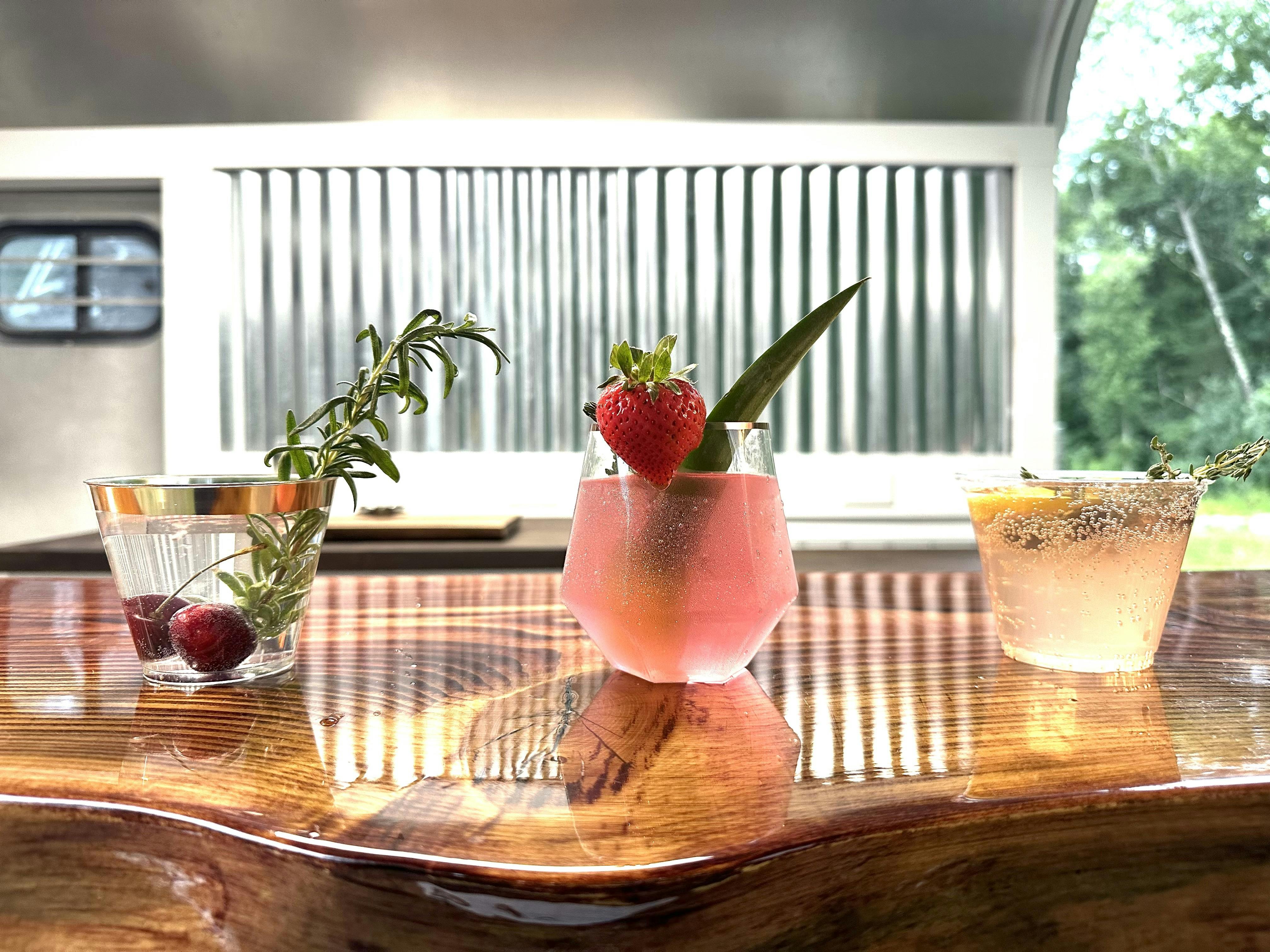 Featured photo from Sips on the Hudson Mobile Bar and Flapjacks