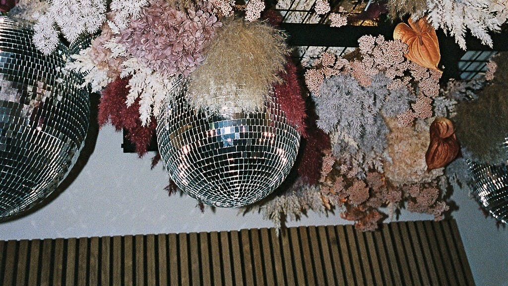 Featured photo from Dearly Studio