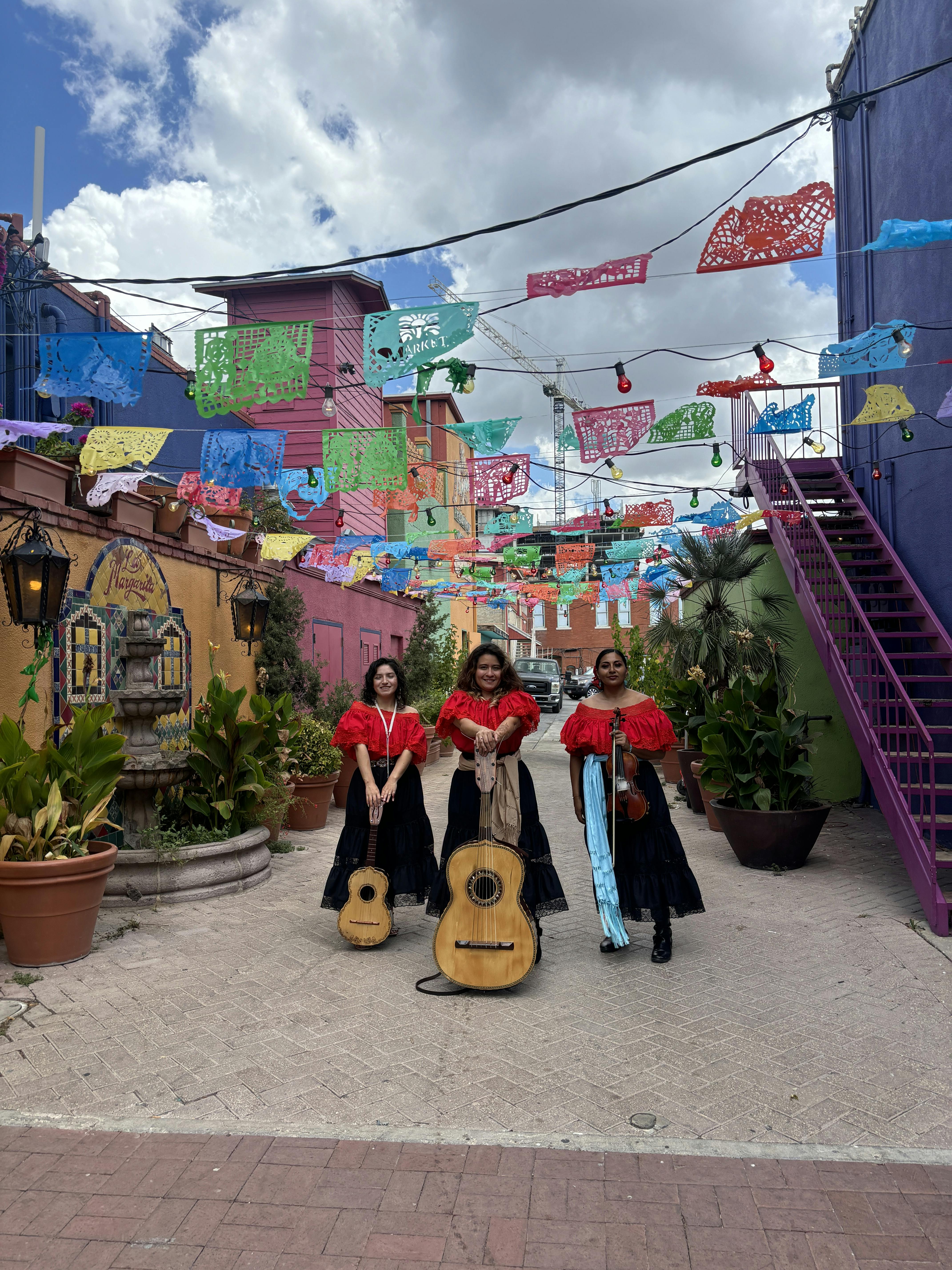 Featured photo from Trio Ardiente