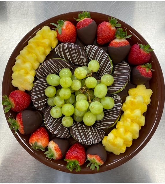 Featured photo from Edible Arrangements of Glen Oaks