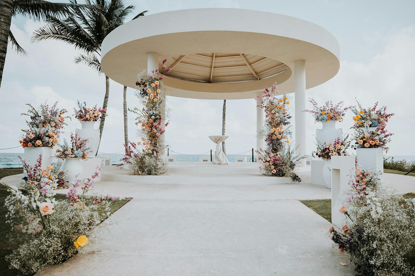 Featured image from Pride Maya Weddings