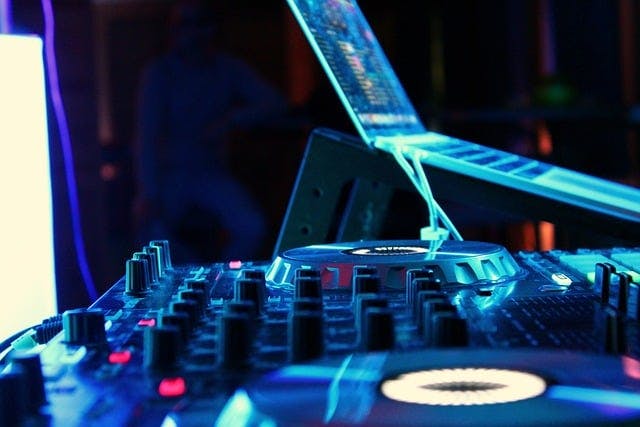 Featured photo from Mamba Vibes DJ Beats
