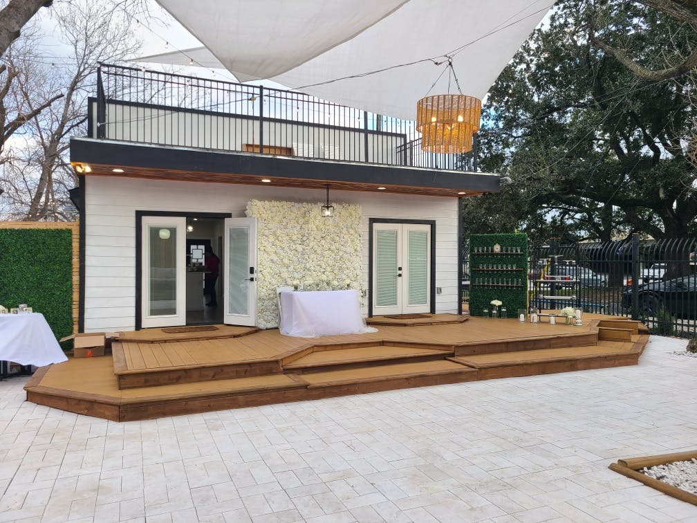 Featured photo from Verandas