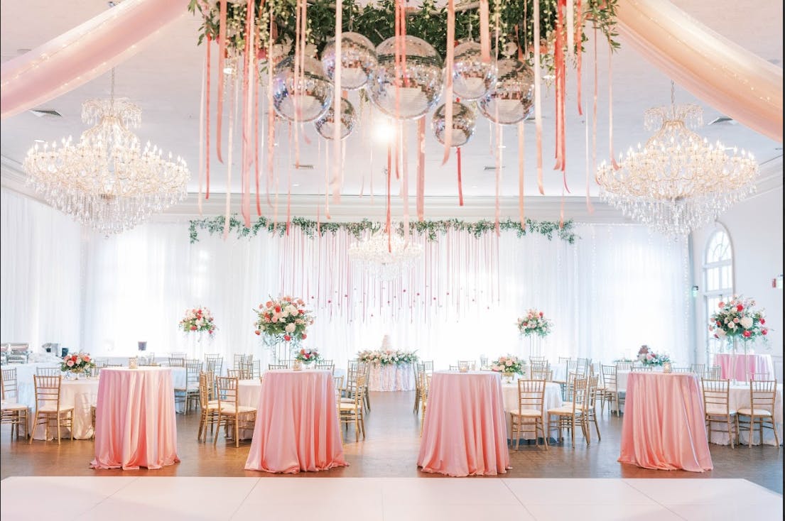 Featured photo from Lauryn E. Weddings