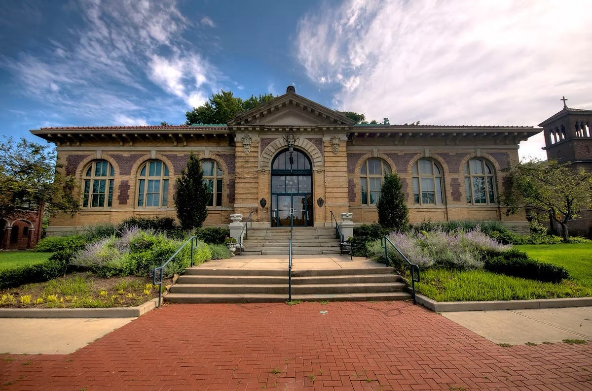 Featured photo from The Carnegie Center of Columbia Tusculum