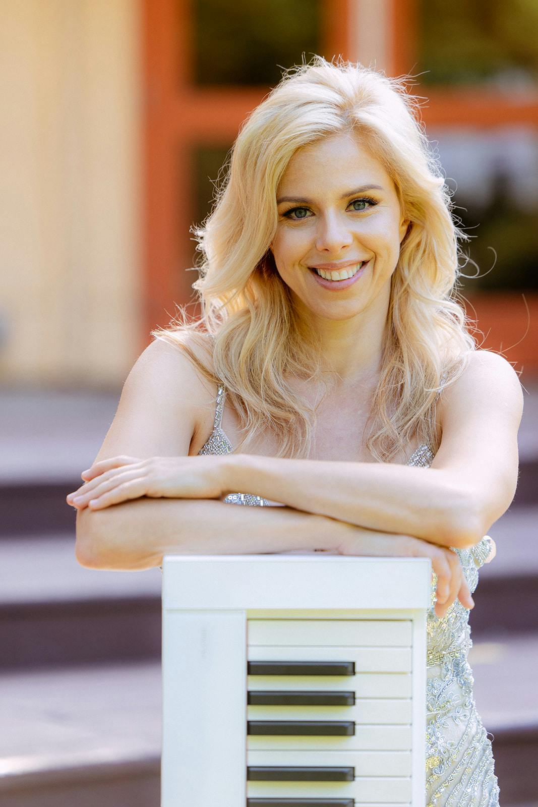 Featured photo from Platinum Pianist
