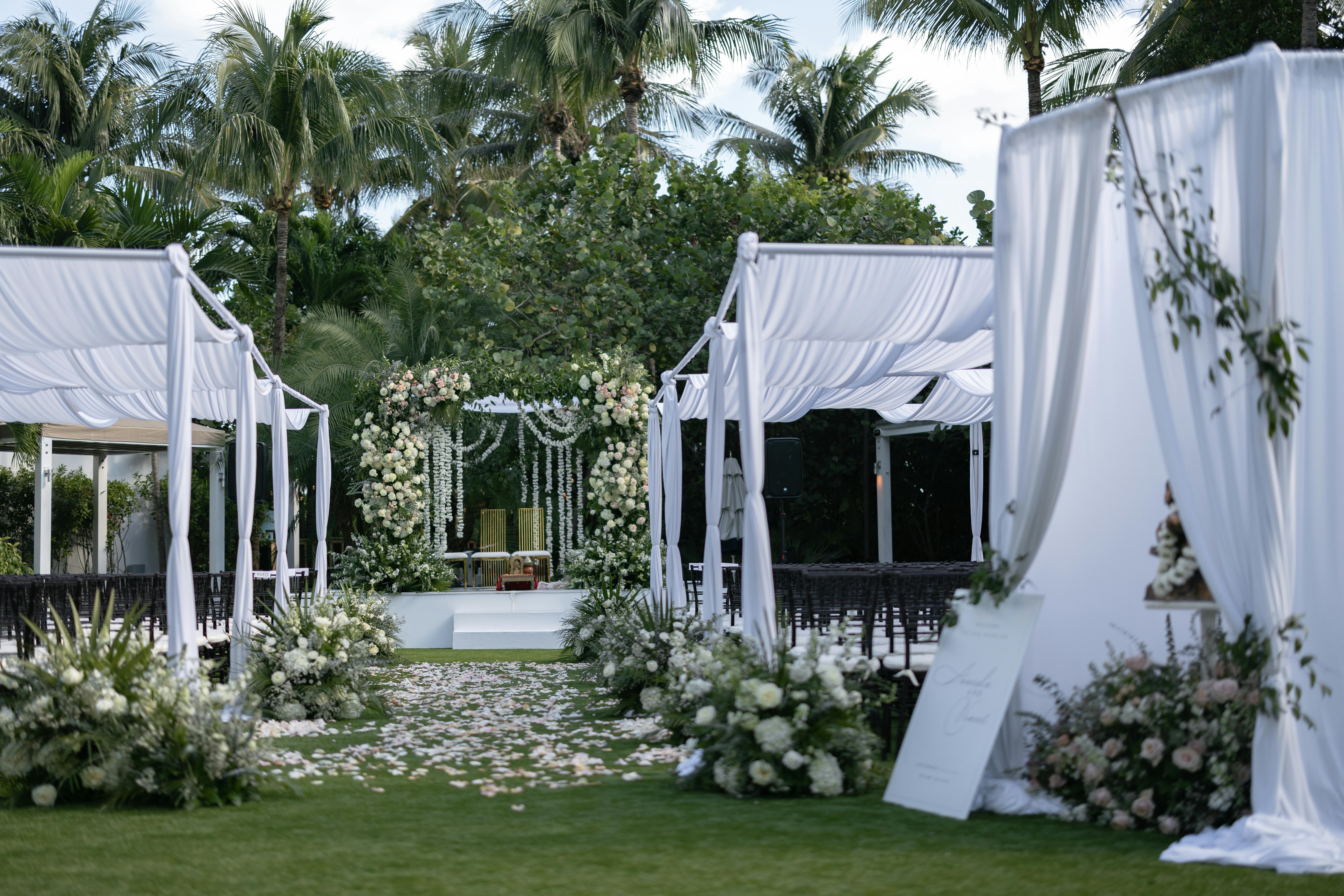 Cover photo of Loews Miami Beach Hotel