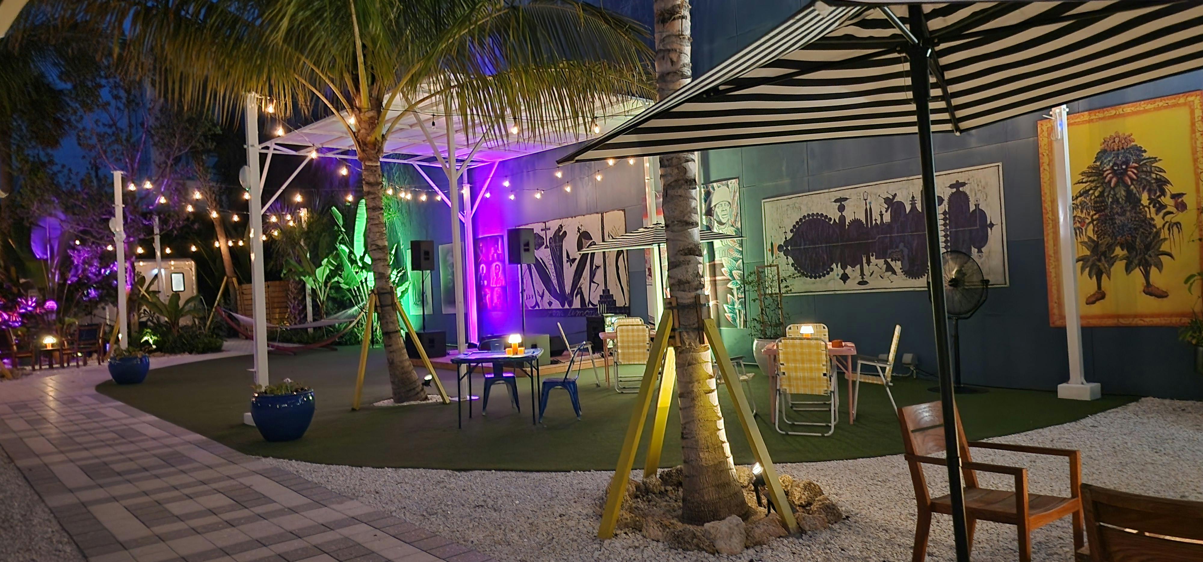 Featured photo from LAKOU