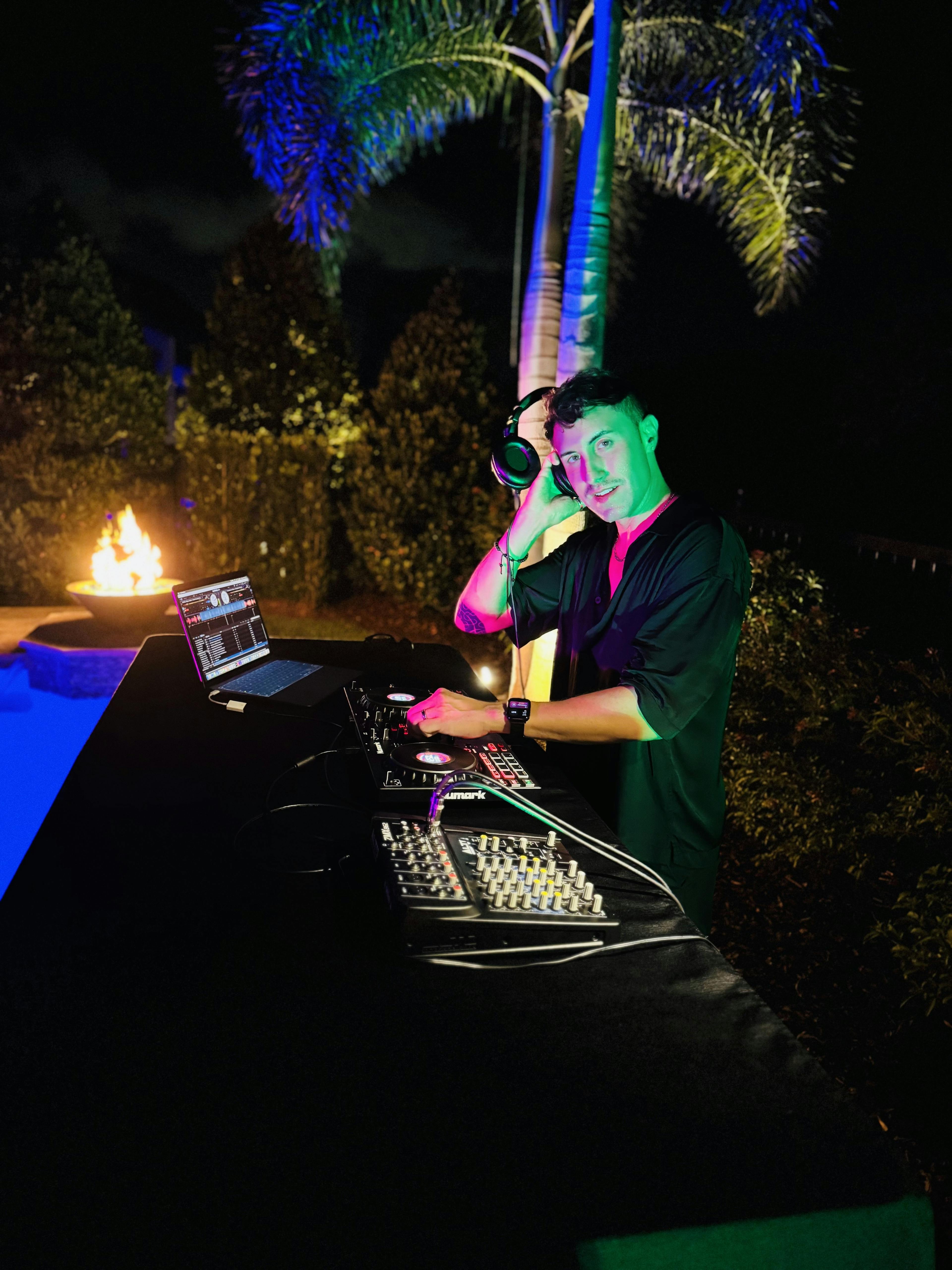 Cover photo of Kenzr Entertainment