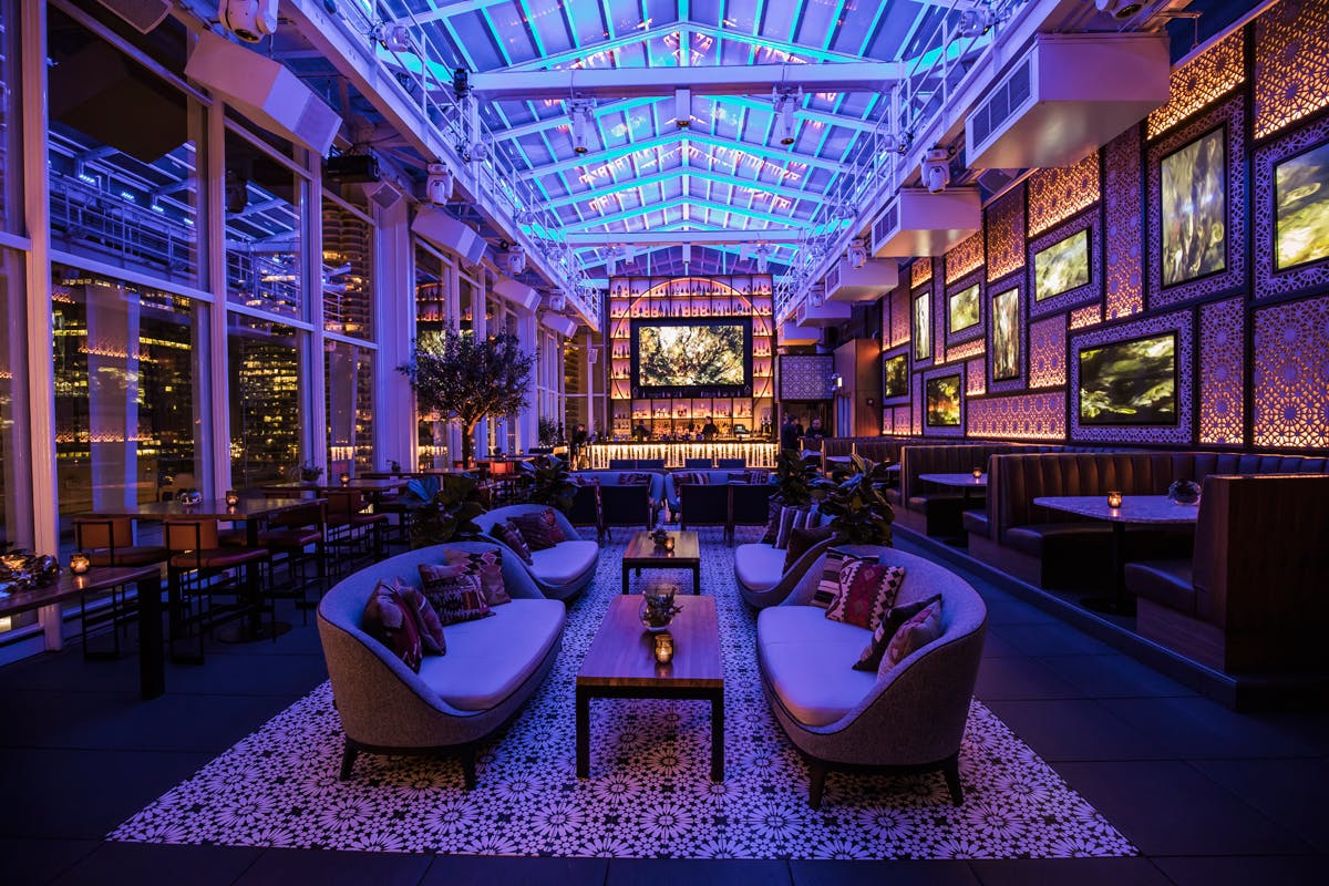 Featured photo from theWit Chicago – A Hilton Hotel