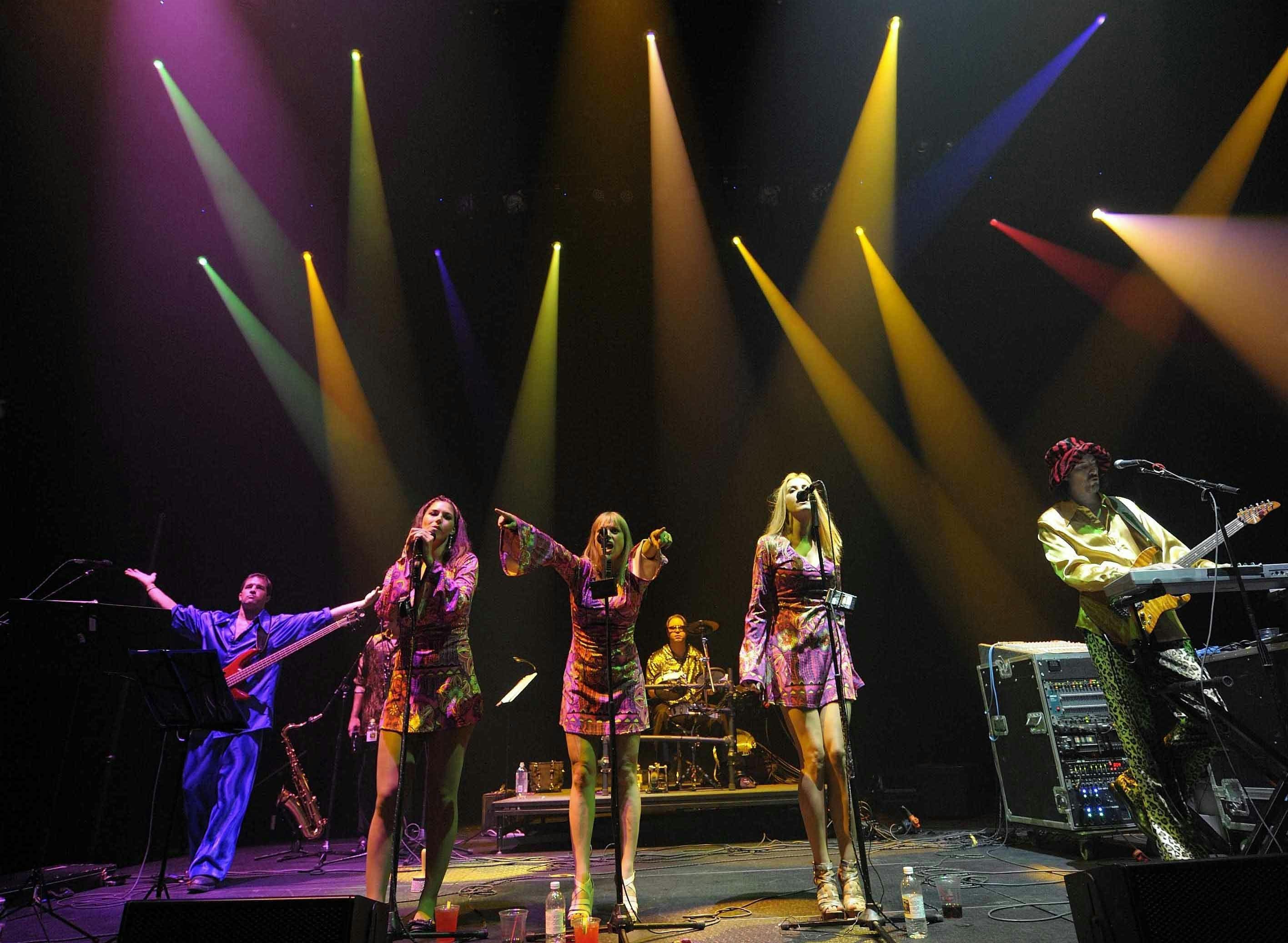 Featured photo from The Grooves Dance band