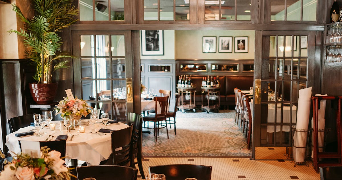 Mon Ami Gabi Lincoln Park Chicago Venue All Events 52 Photos On Partyslate