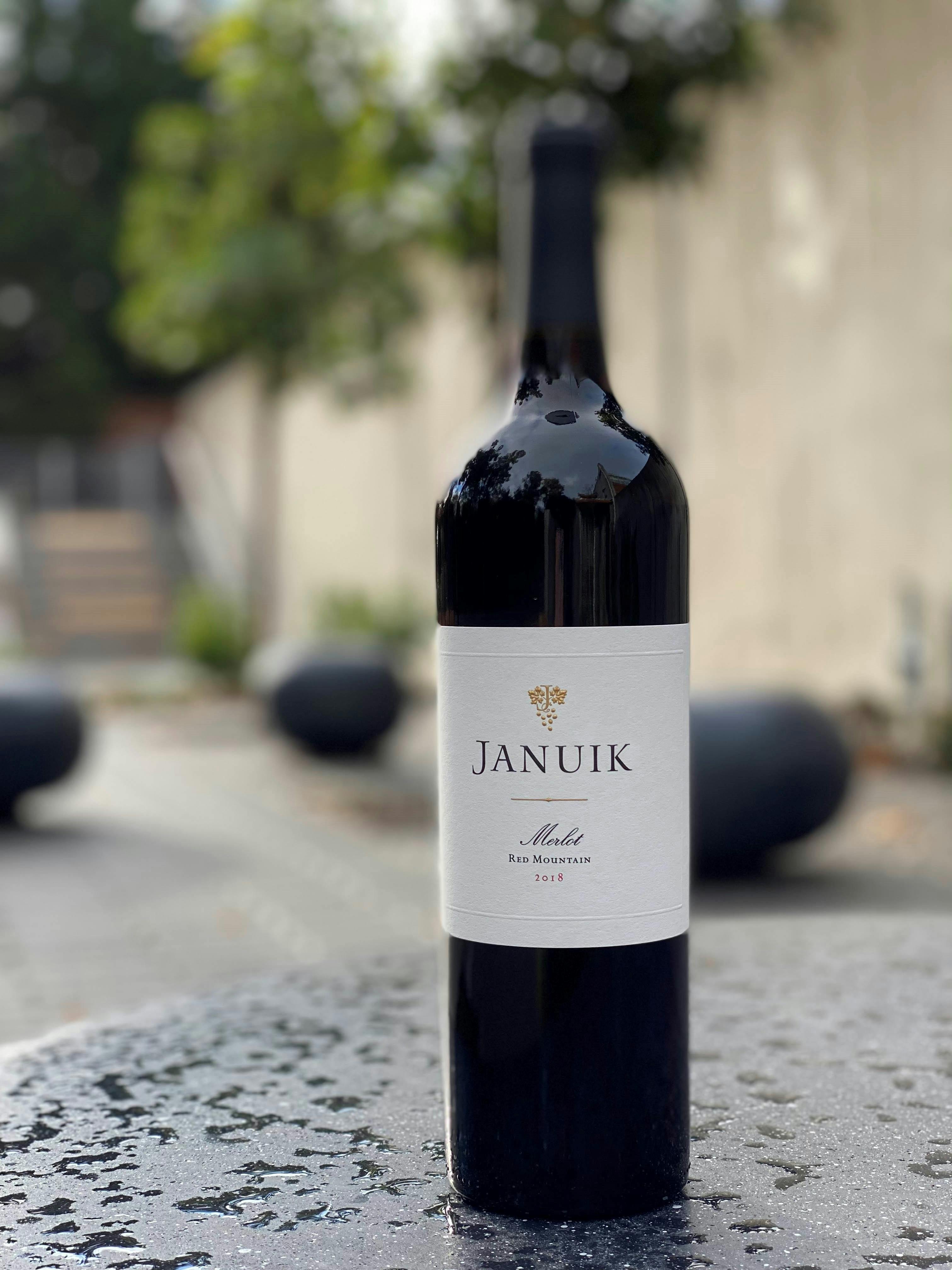Logo for Novelty Hill - Januik Winery