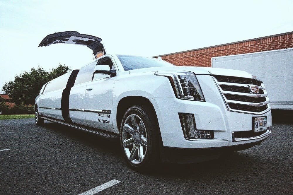 Logo for Skyhawk Limousine