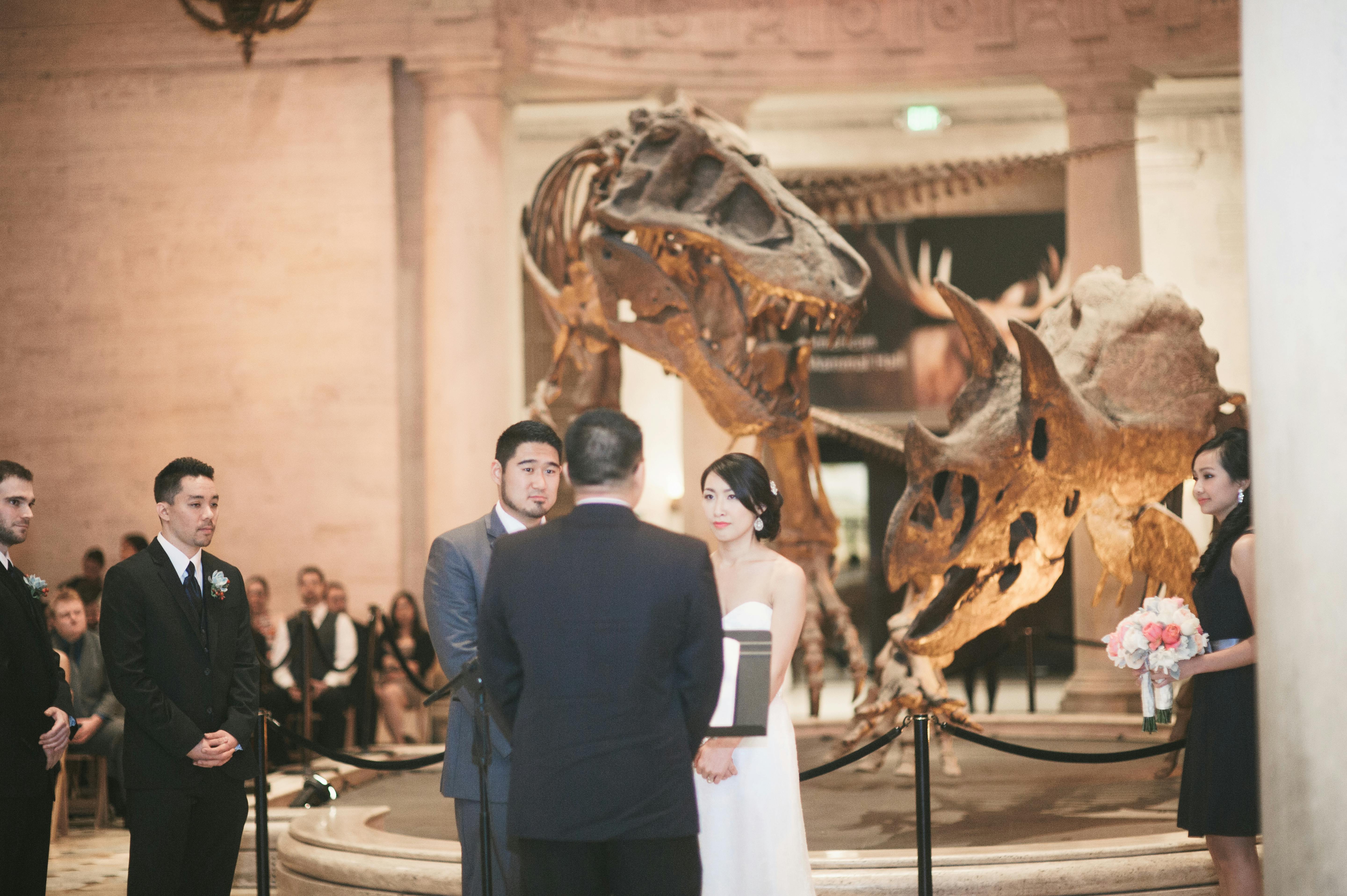 Classic Wedding Under The Dueling Dinos | Natural History Museum Of LA ...