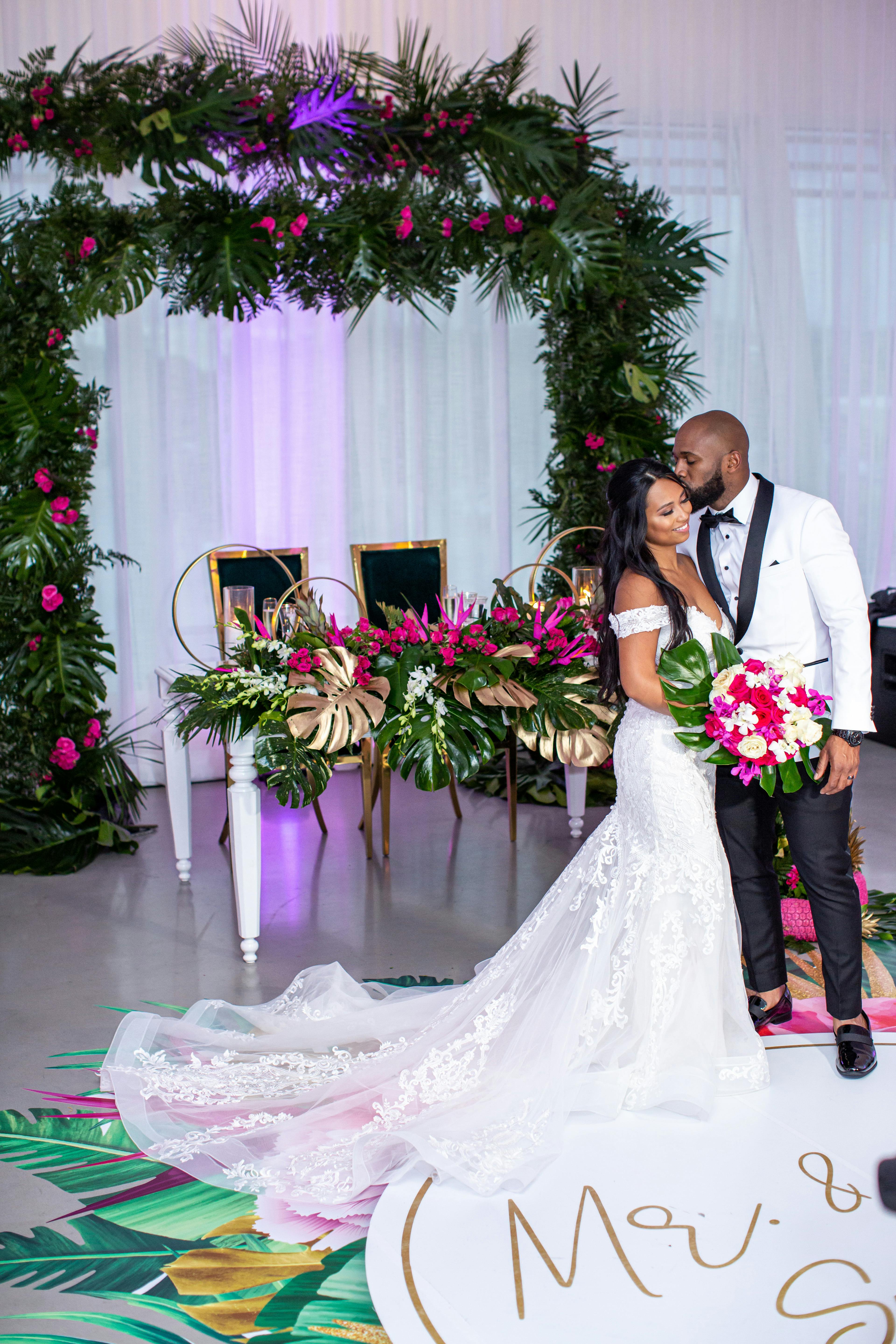 Featured photo from Tropical & Elegant Wedding at LEVEL THREE in Aventura, FL