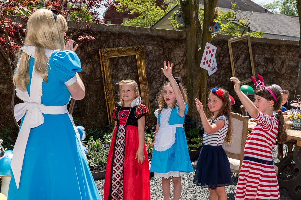 32 Kids' Alice In Wonderland Party Ideas - Shelterness