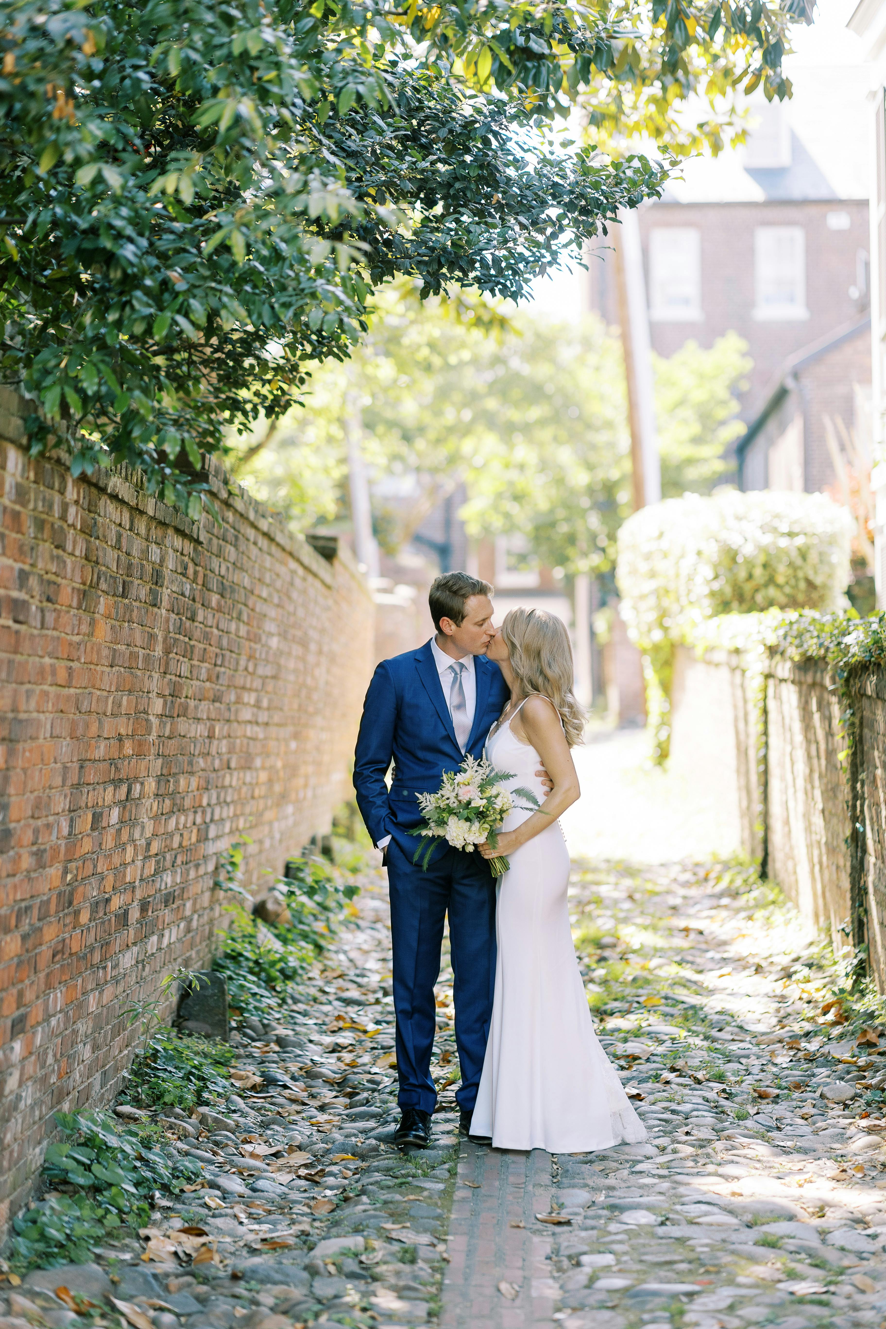 Classic And Tasteful Wedding At The Athenaeum Garden In Alexandria ...